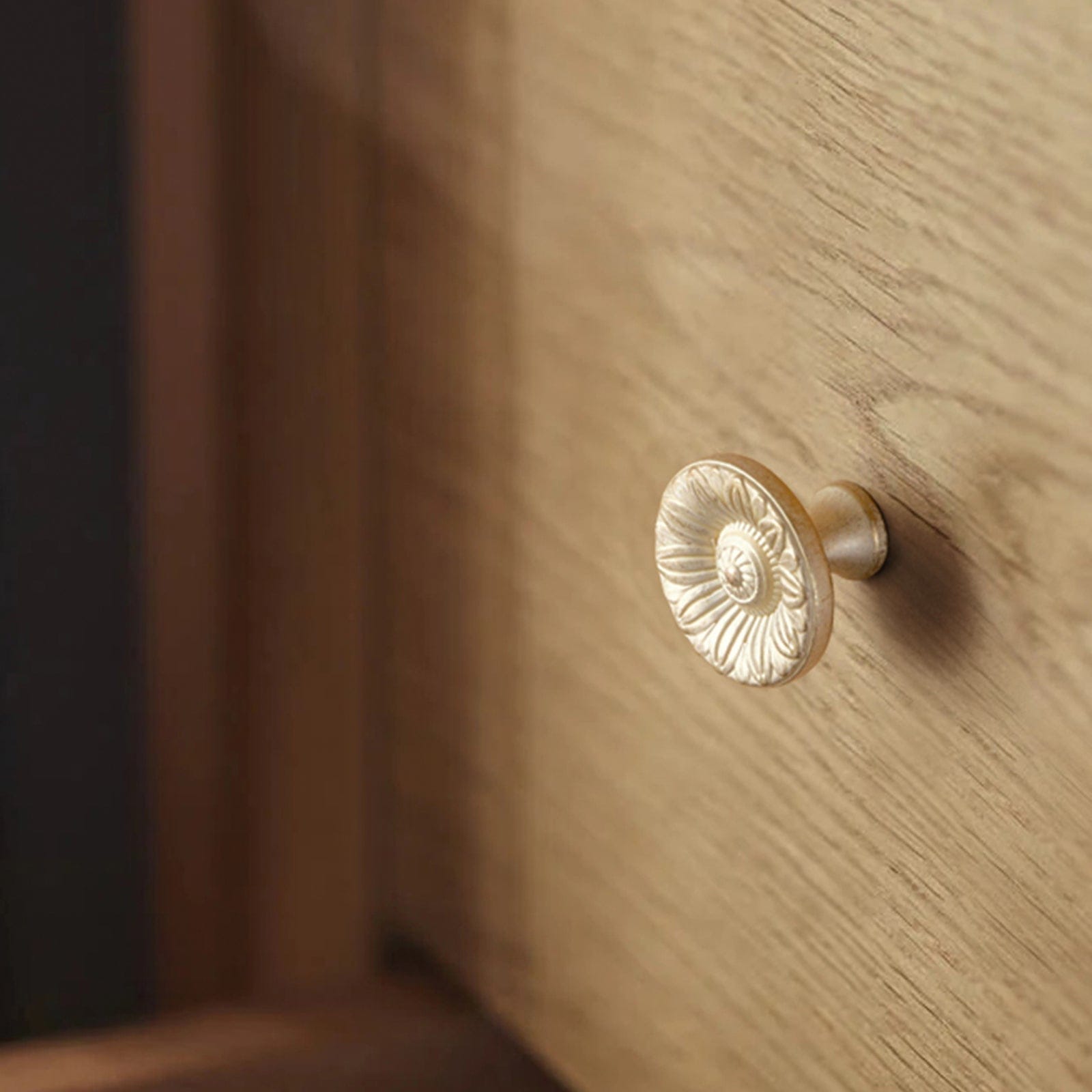 Ornate Sunflower Embossed Cabinet Knobs Distressed Multi-Tone Zinc Alloy Furniture Hardware