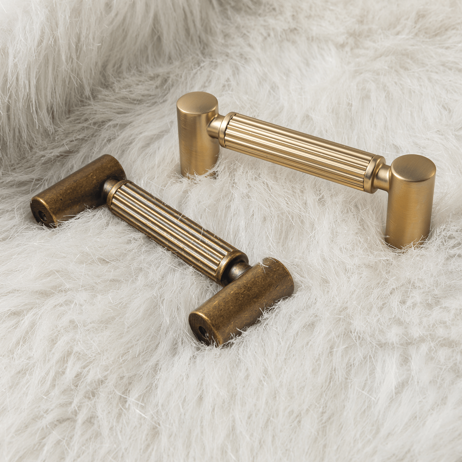 Vintage Fluted Cabinet Pull Handles, Aluminum Grip Rail with Zinc Alloy End Caps Drawer Bar Pulls for Kitchen Cabinet