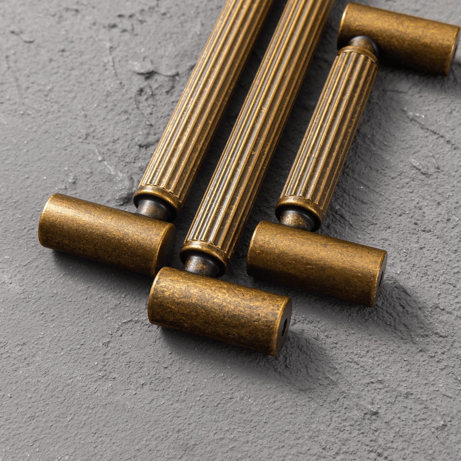 Vintage Fluted Cabinet Pull Handles, Aluminum Grip Rail with Zinc Alloy End Caps Drawer Bar Pulls for Kitchen Cabinet
