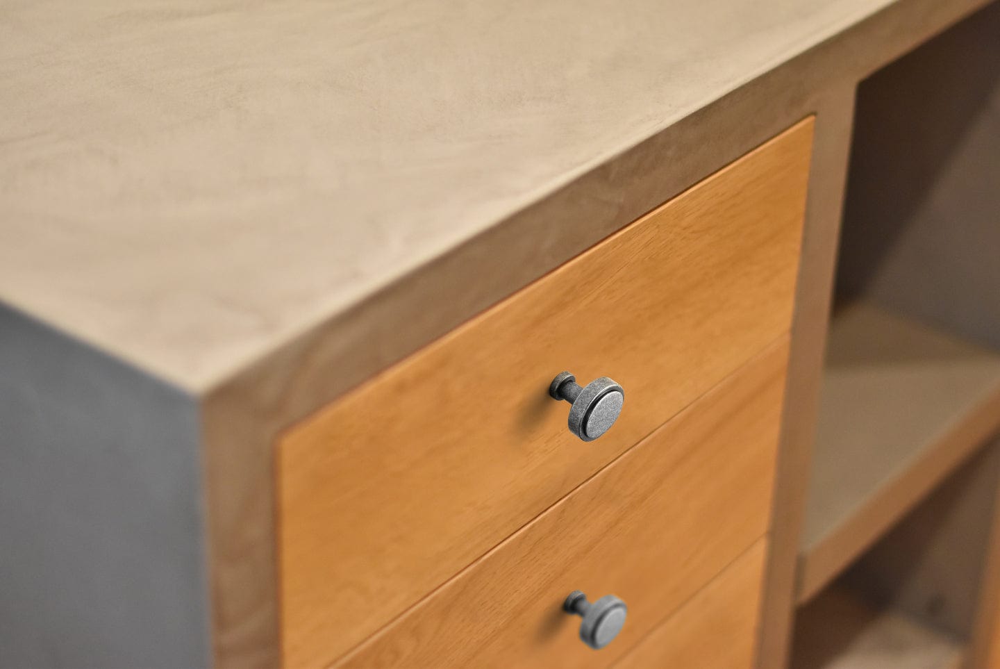 Simple Cylindrical Zinc Alloy Drawer Knob with Elegant Design