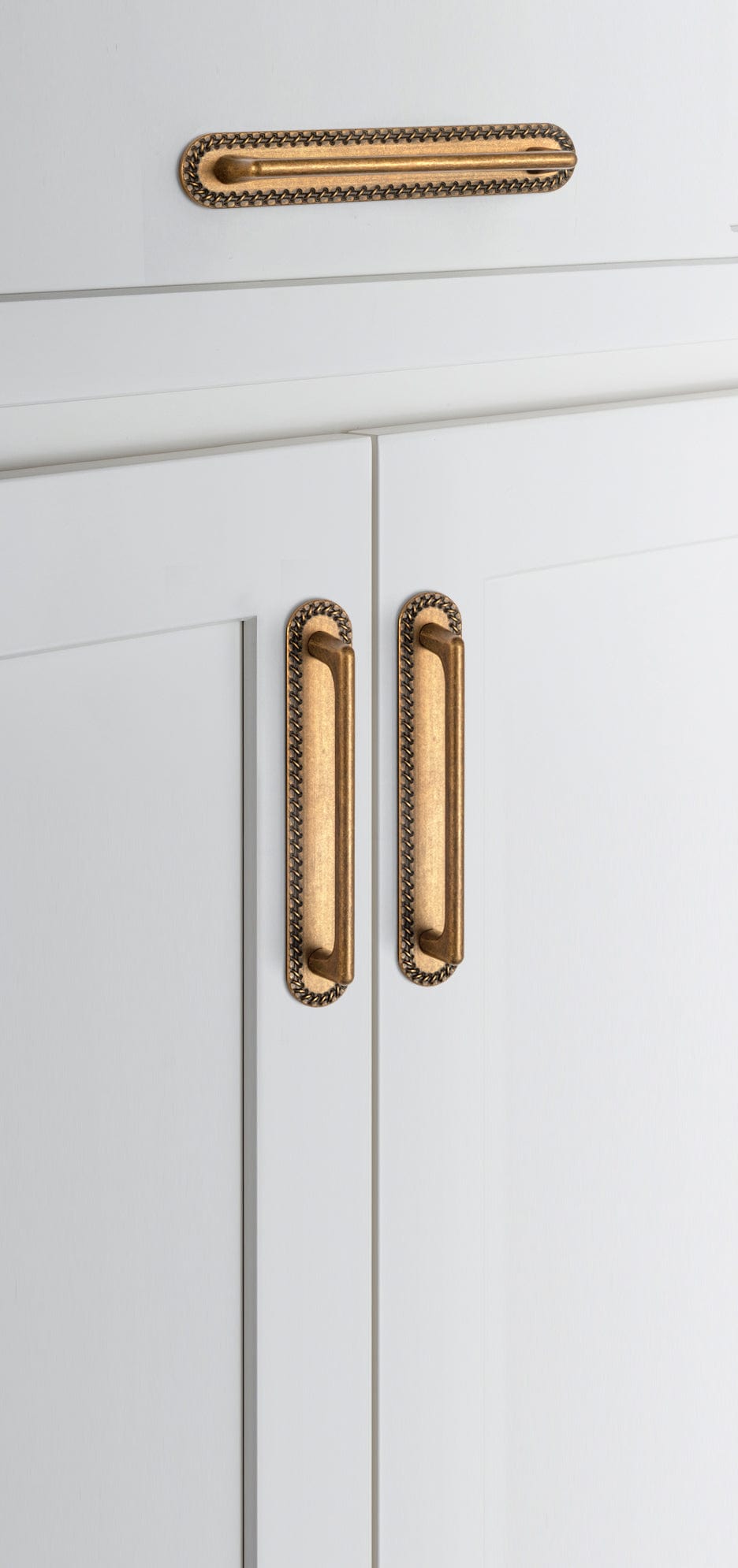 2 Pack Classic Cabinet Bar Pulls with Back Plate Zinc Alloy Cabinet Handle with Long Back Plate