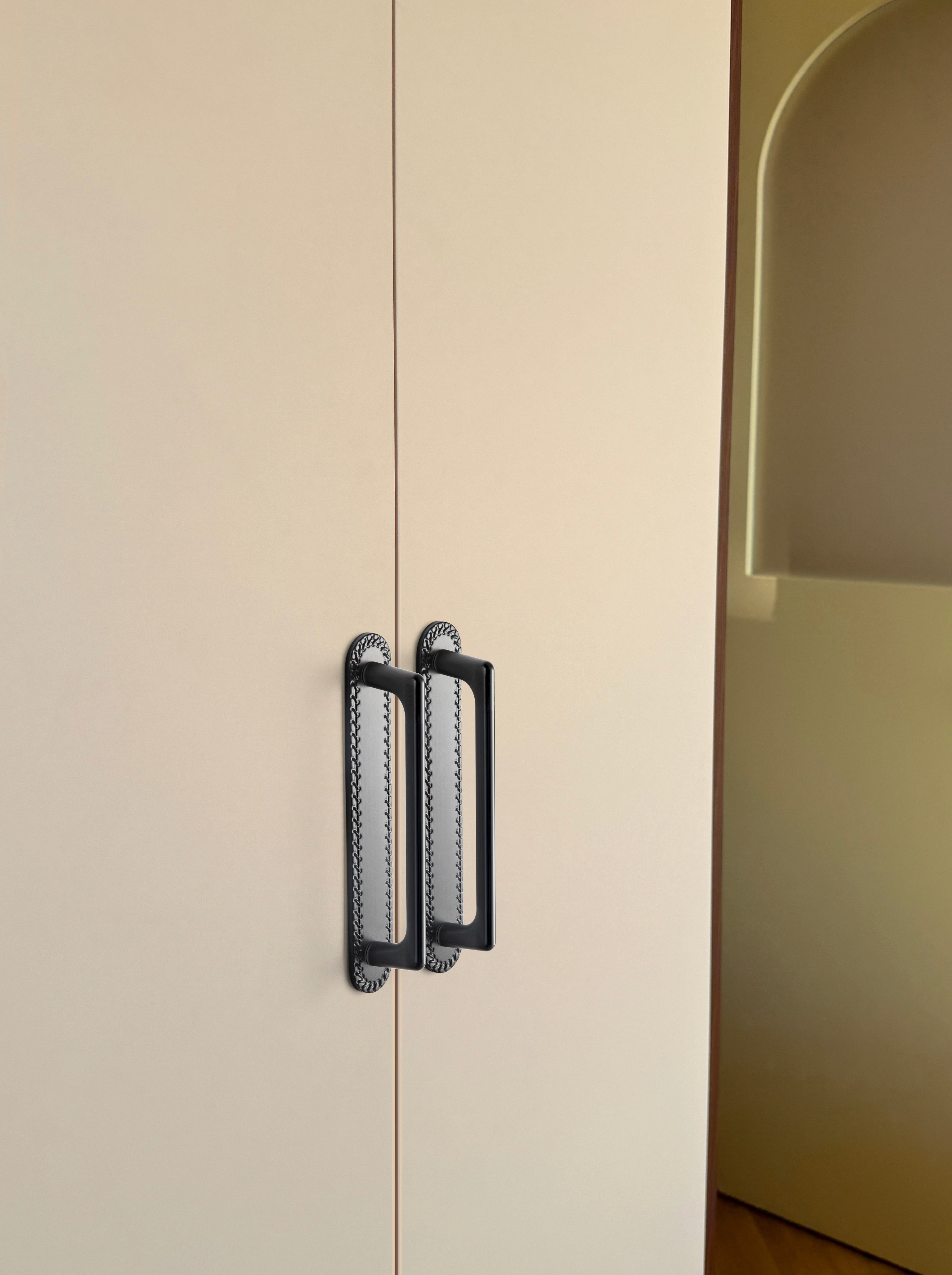 2 Pack Classic Cabinet Bar Pulls with Back Plate Zinc Alloy Cabinet Handle with Long Back Plate
