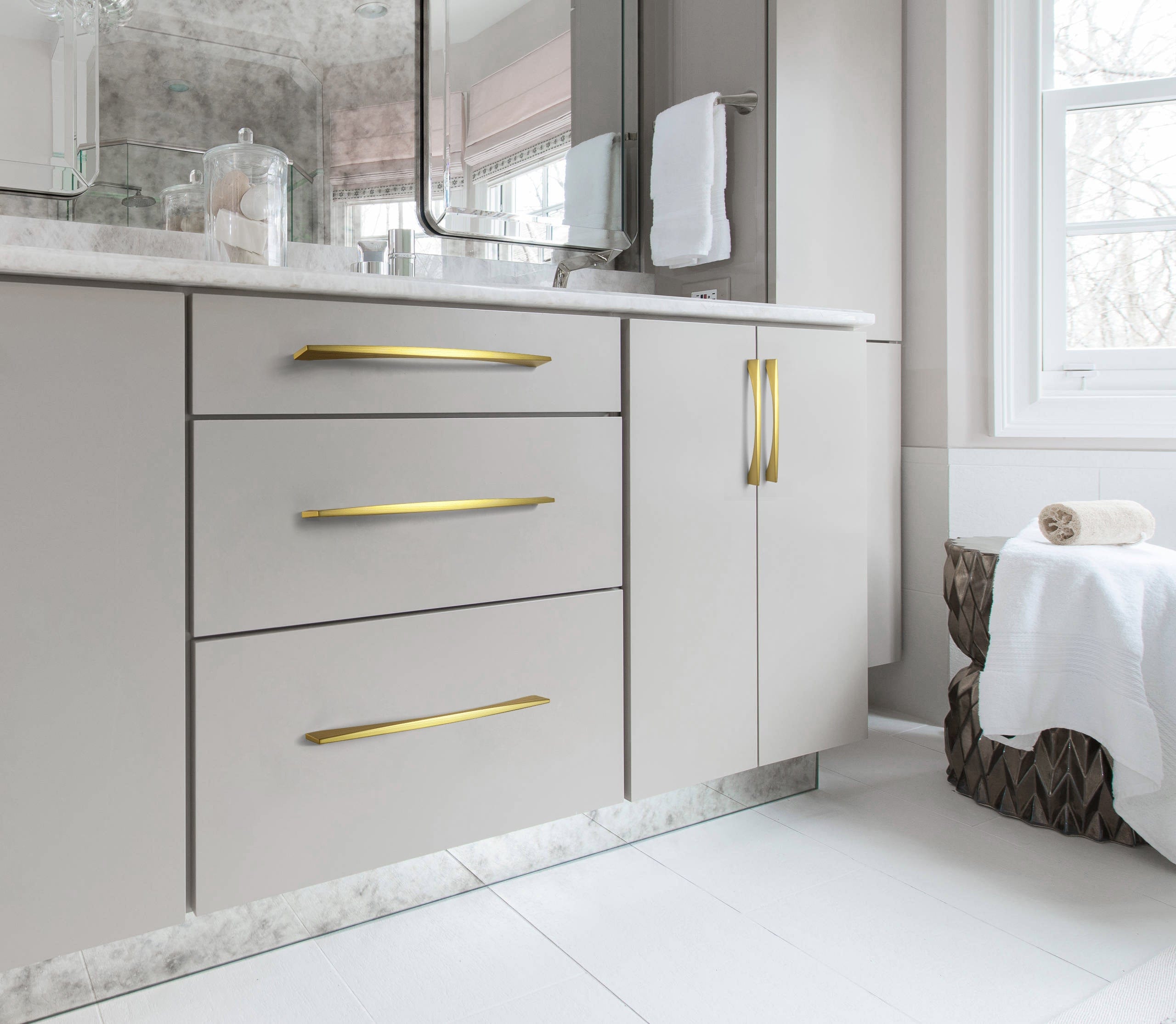 Stilvolle, moderne Schrankgriffe für das Schlafzimmer