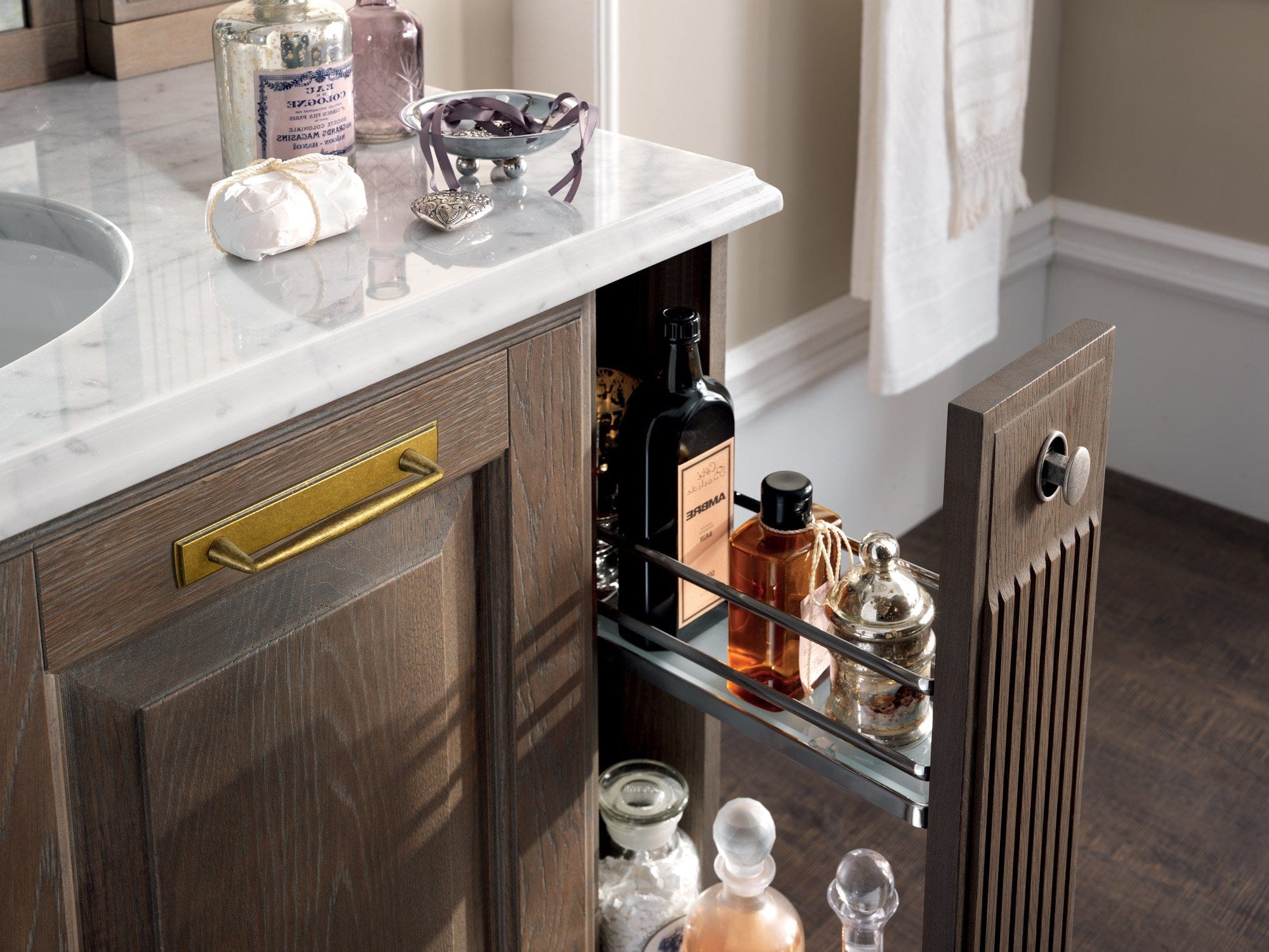 2 Pack Vintage Zinc Alloy Cabinet Pulls with Back Plate - Furniture Handles for Kitchen Cupboards