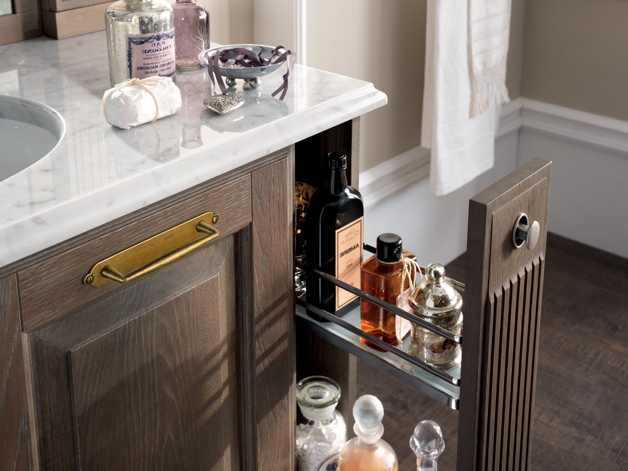 2 Pack Vintage Zinc Alloy Cabinet Pulls with Back Plate - Furniture Handles for Kitchen Cupboards