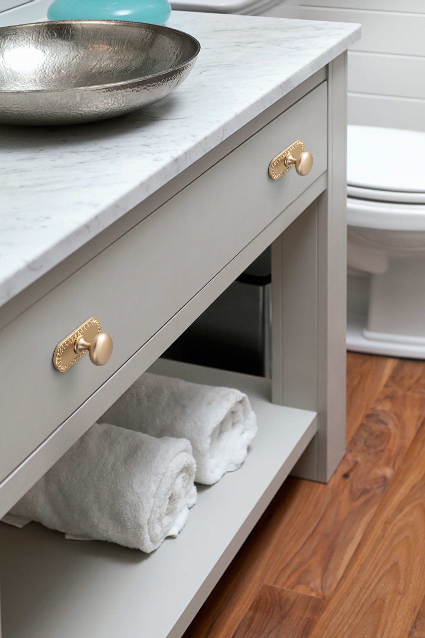 Antique Brass Zinc Alloy Cabinet Knob with Back Plate Single Hole Center Cabinet Hardware for Bedroom Kitchen