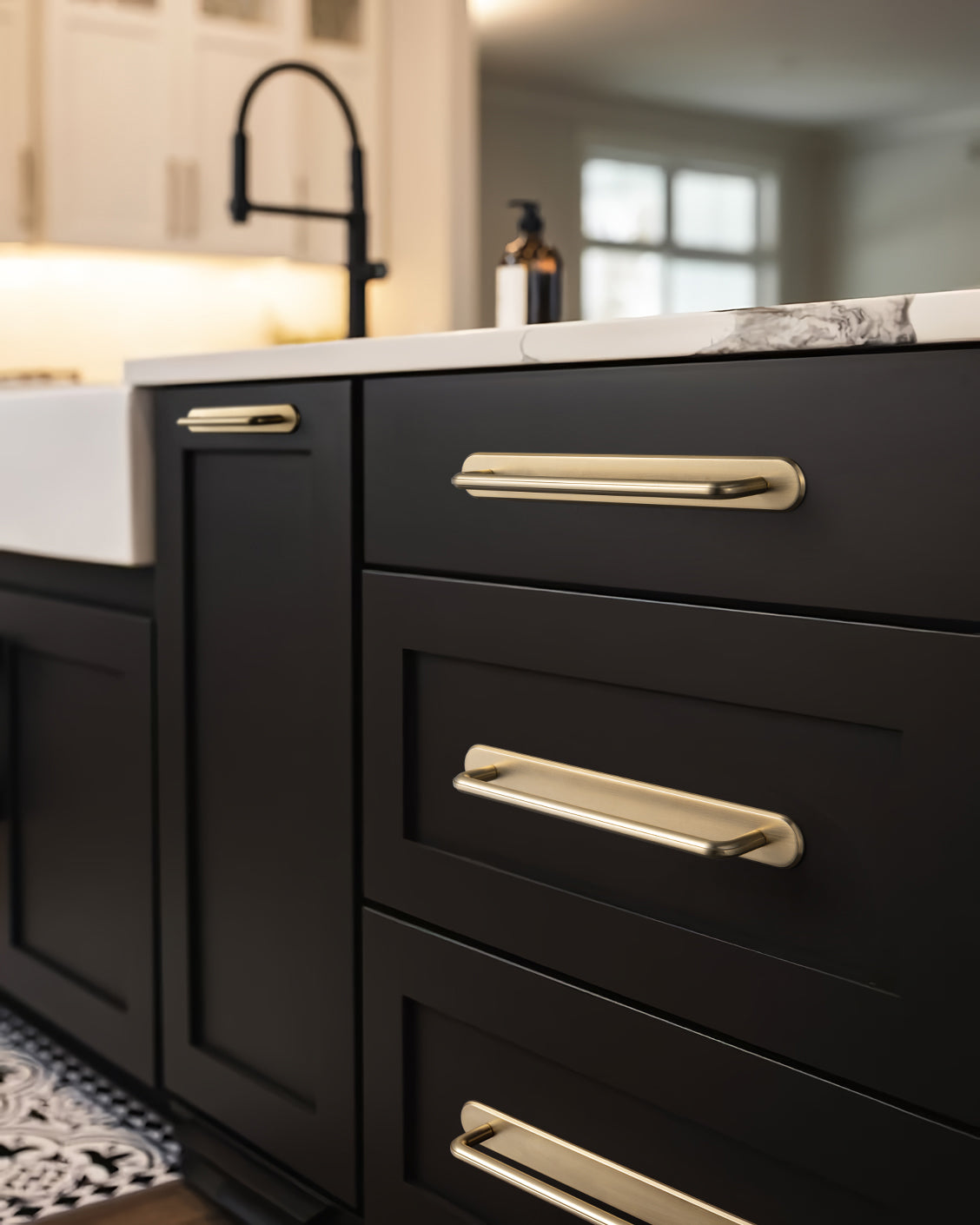 2 Pack Zinc Alloy U-Shaped Cabinet Handles, Vintage Drawer Pulls with Backplate for Kitchen & Bathroom Cabinetry