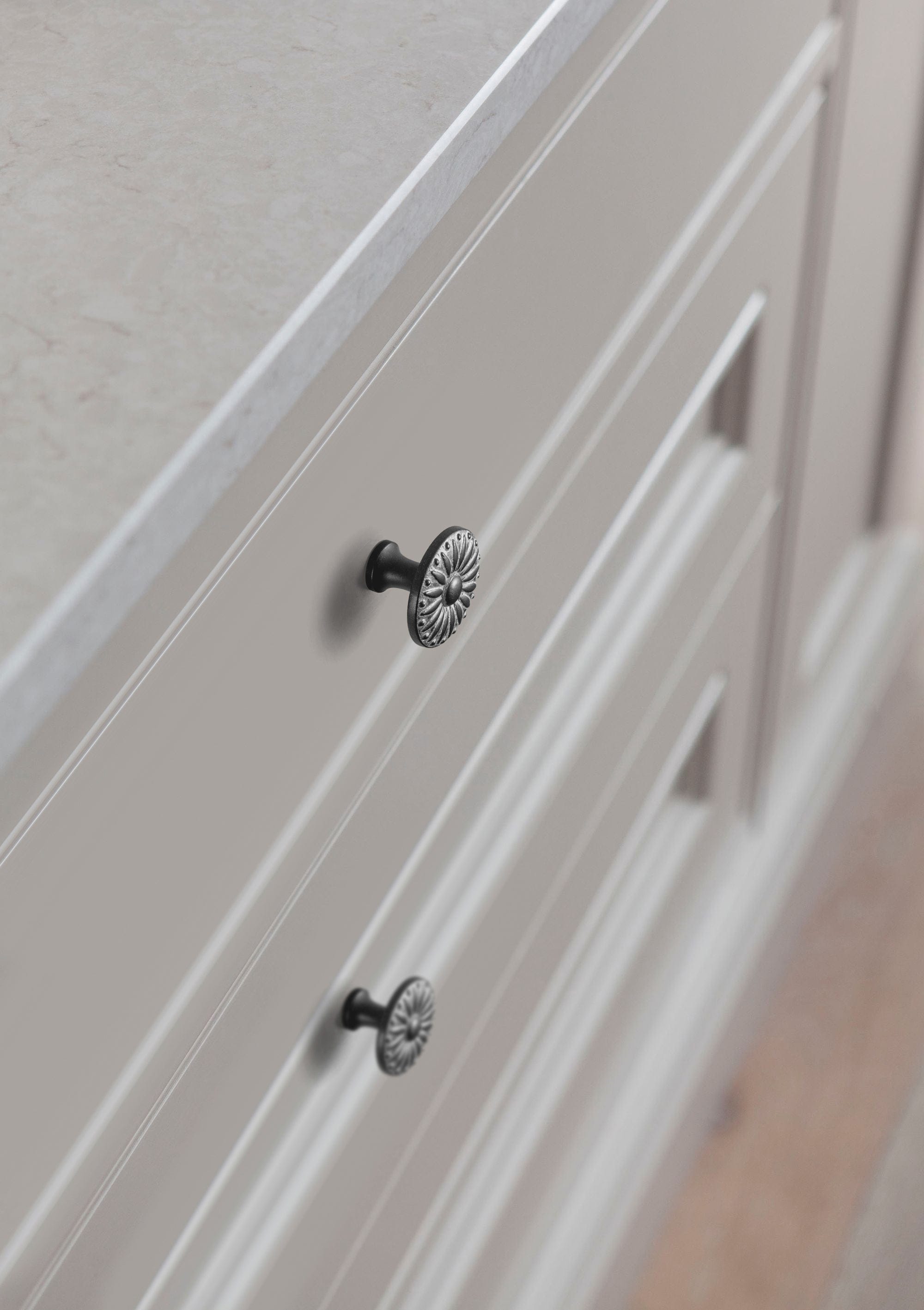 Sunflower Floral Embossed Cabinet Knobs Assorted Distressed Zinc Alloy Furniture Hardware