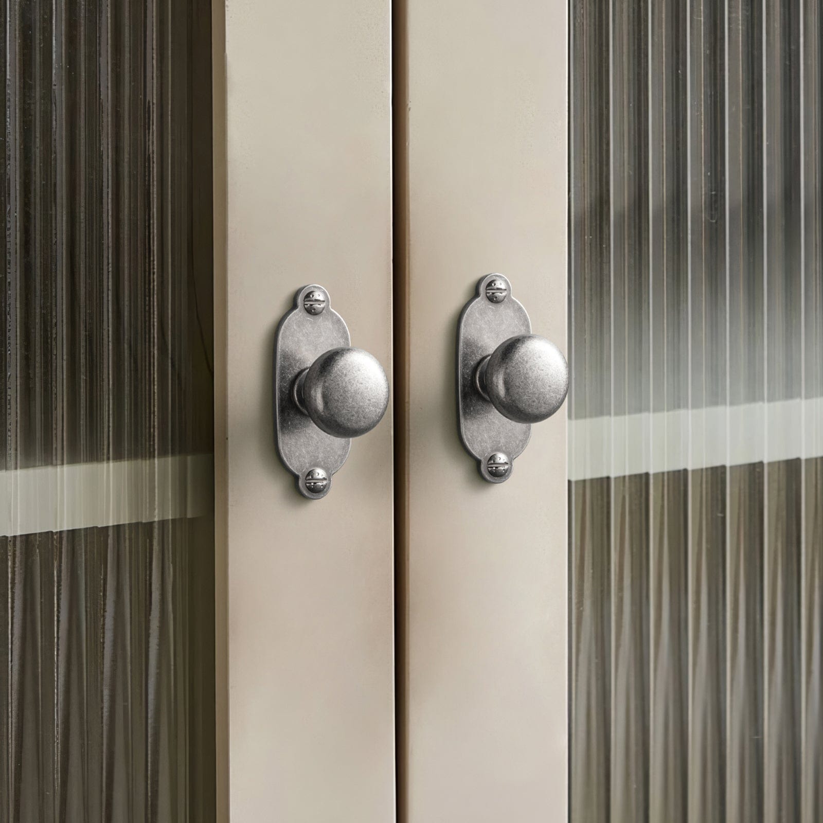 Antique Brass Zinc Alloy Cabinet Knob with Back Plate Single Hole Center Cabinet Hardware for Bedroom Kitchen
