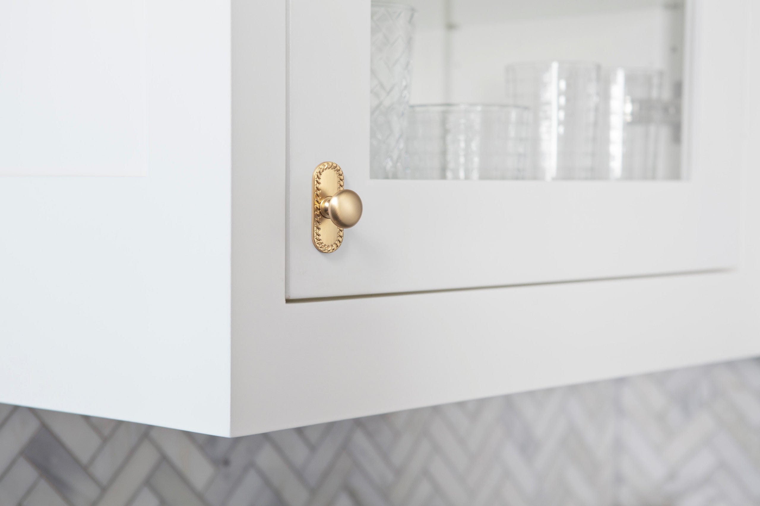 Antique Brass Zinc Alloy Cabinet Knob with Back Plate Single Hole Center Cabinet Hardware for Bedroom Kitchen