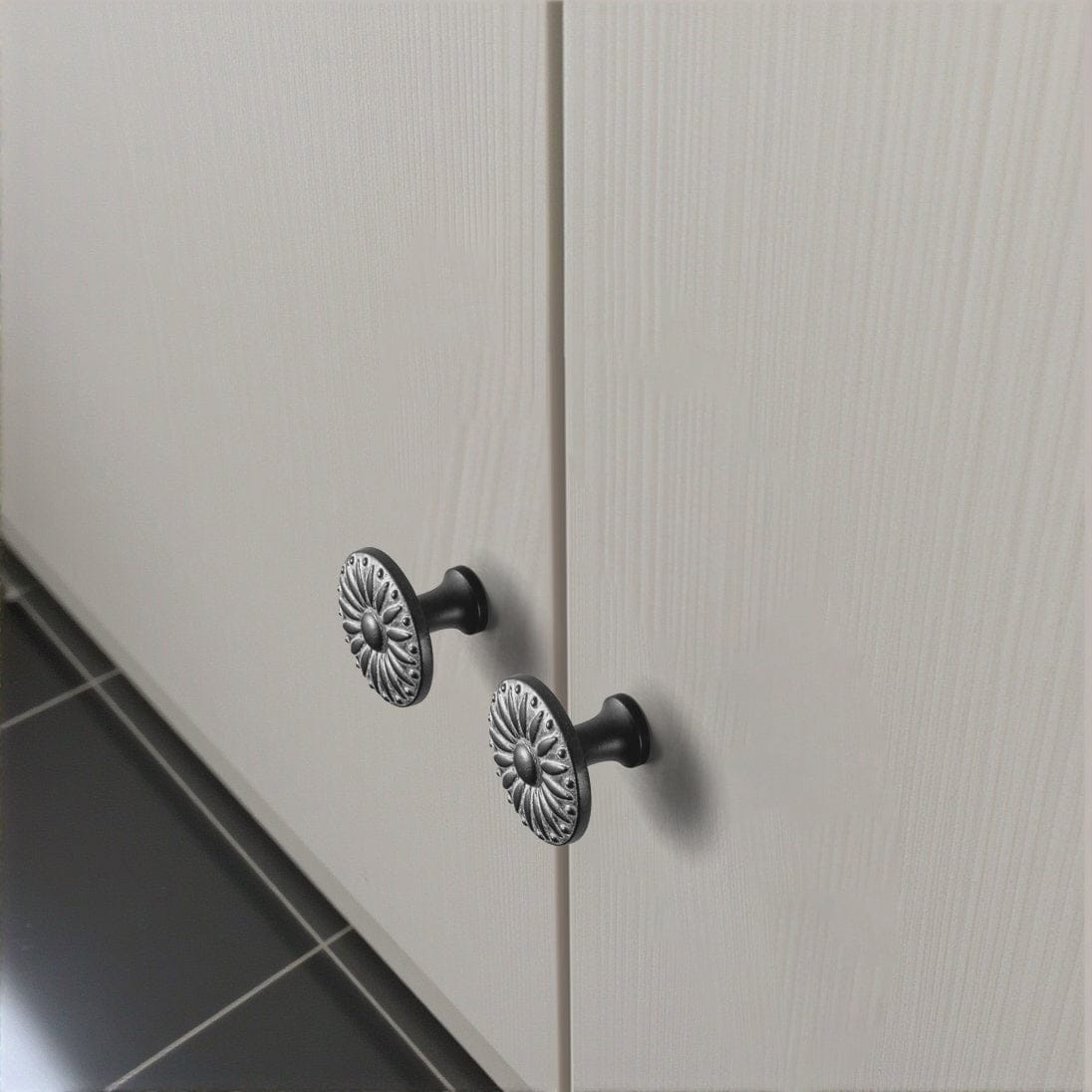 Sunflower Floral Embossed Cabinet Knobs Assorted Distressed Zinc Alloy Furniture Hardware