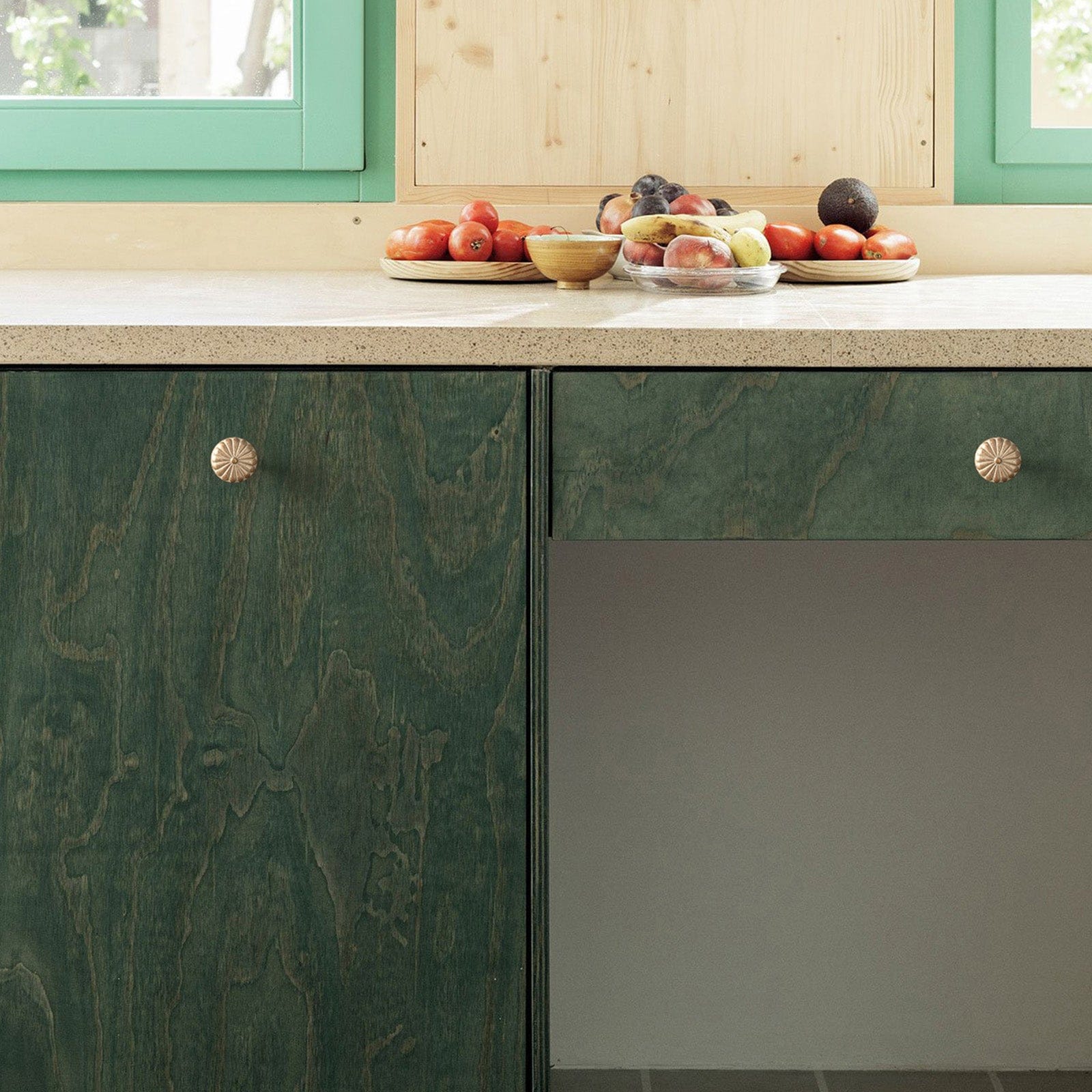 Chrysanthemum Pattern Embossed Cabinet Knobs Distressed Zinc Alloy Furniture Hardware