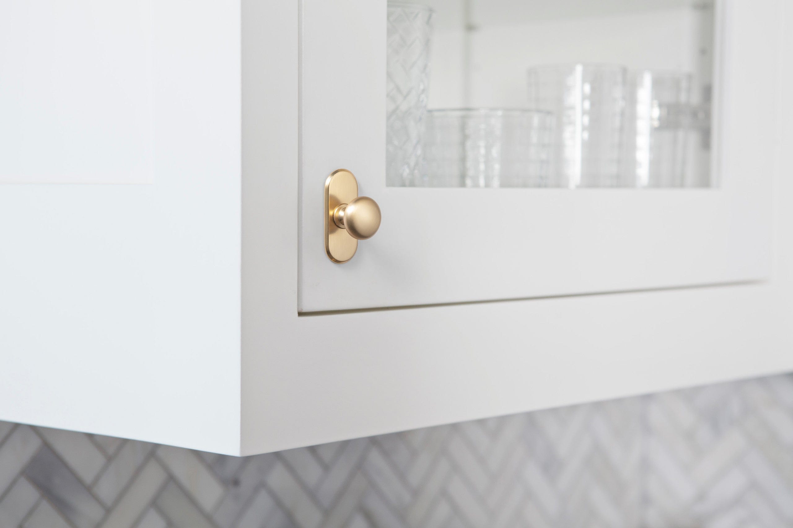 Antique Brass Zinc Alloy Cabinet Knob with Back Plate Single Hole Center Cabinet Hardware for Bedroom Kitchen