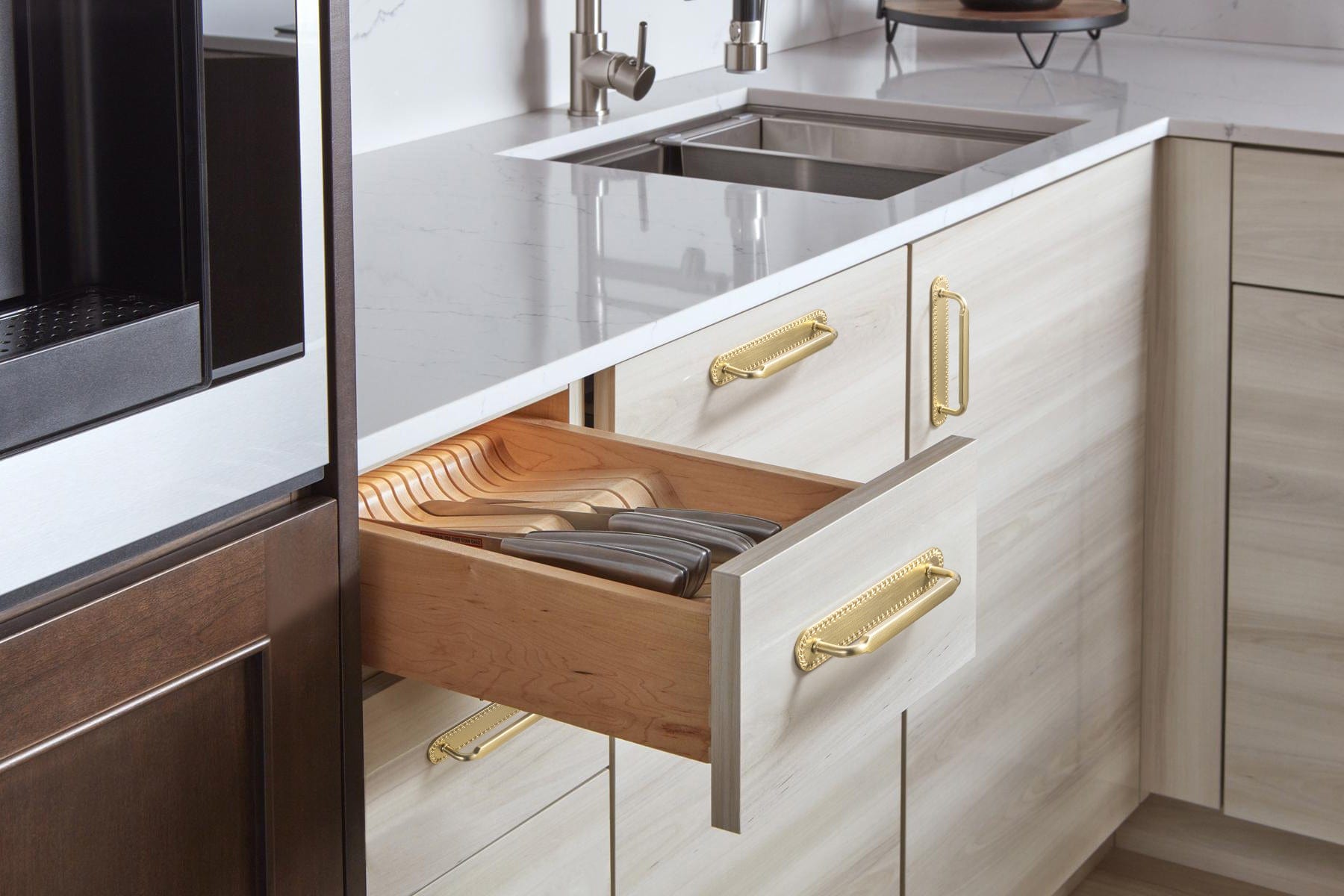 2 Pack Antique Brass Cabinet Pulls with Back Plate Zinc Alloy Drawer Handle with Long Back Plate