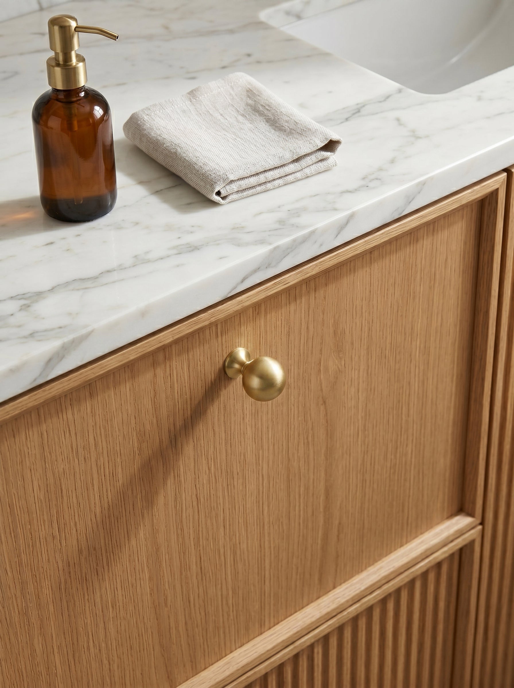 Luxury Globe Shape Cabinet Knobs Zinc Alloy Durable Hardware, Minimalist Spherical Drawer Pulls for Farmhouse Modern Retro Cabinet Renovation