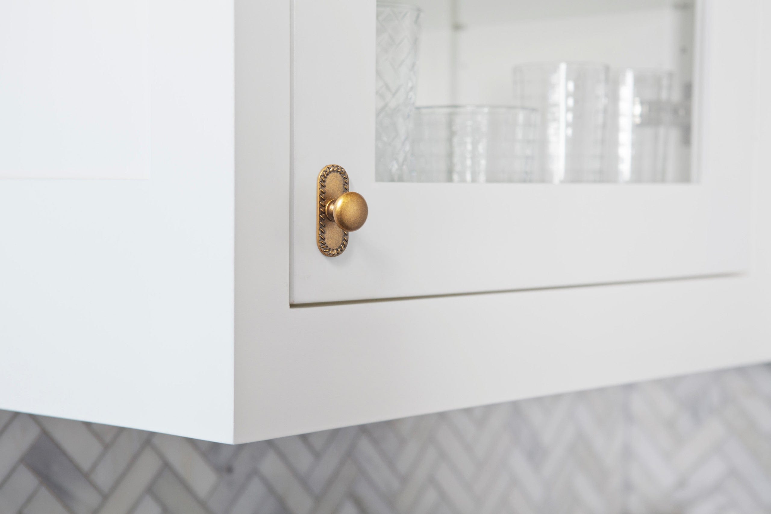 Antique Brass Zinc Alloy Cabinet Knob with Back Plate Single Hole Center Cabinet Hardware for Bedroom Kitchen