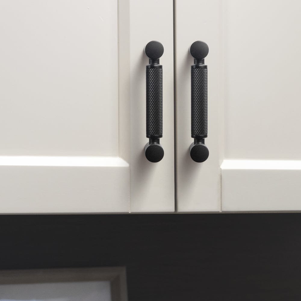 Classic Bar-shaped Knurled Aluminium Drawer Pull Durable & Stylish Hardware for Furniture