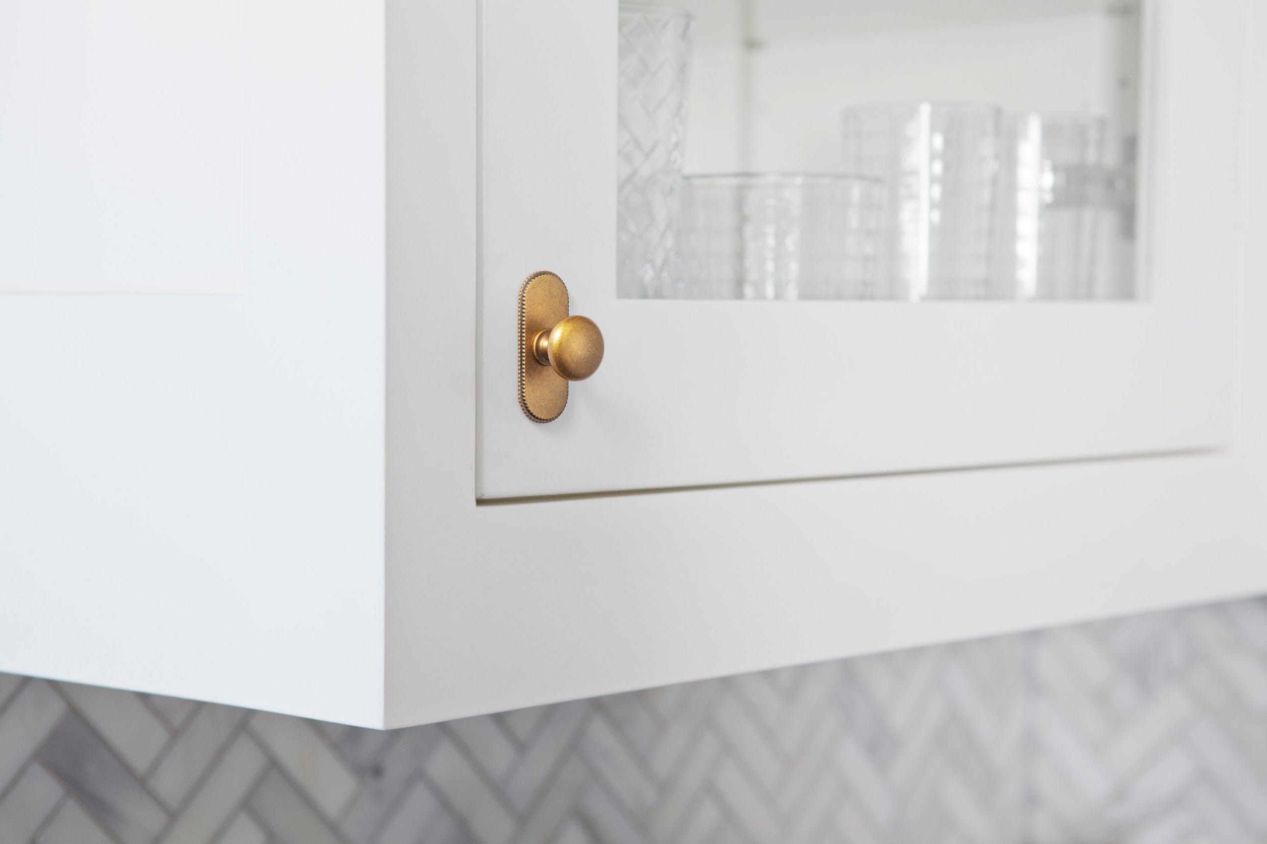 Antique Brass Zinc Alloy Cabinet Knob with Back Plate Single Hole Center Cabinet Hardware for Bedroom Kitchen