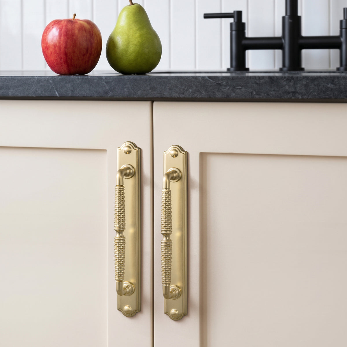 2 Pack Vintage Textured Zinc Alloy Drawer Pull Handles with Backplates for Cabinet & Furniture