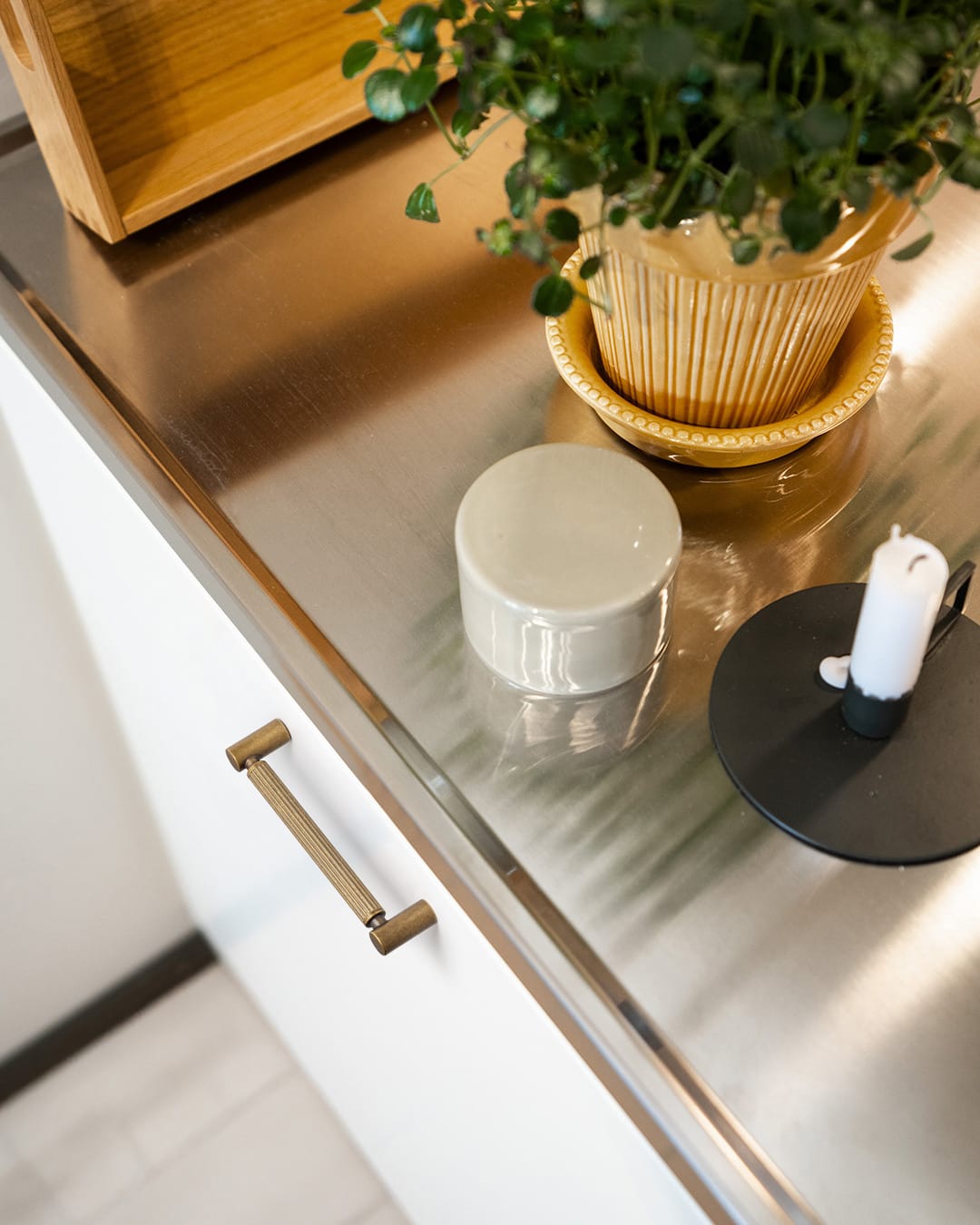 Vintage Fluted Cabinet Pull Handles, Aluminum Grip Rail with Zinc Alloy End Caps Drawer Bar Pulls for Kitchen Cabinet