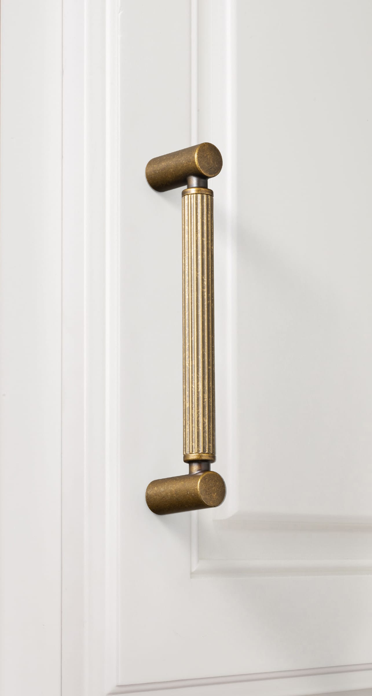 Vintage Fluted Cabinet Pull Handles, Aluminum Grip Rail with Zinc Alloy End Caps Drawer Bar Pulls for Kitchen Cabinet