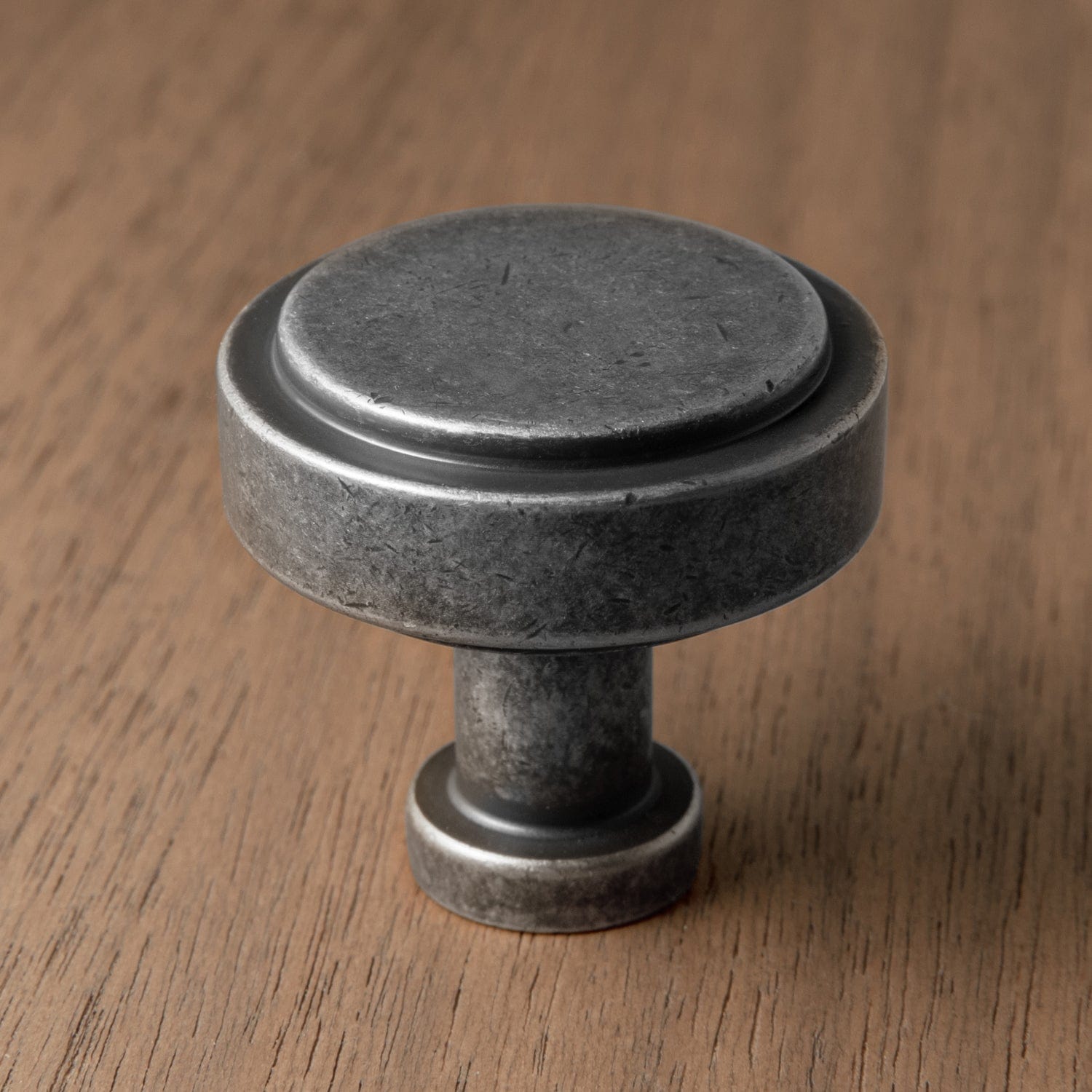 Simple Cylindrical Zinc Alloy Drawer Knob with Elegant Design