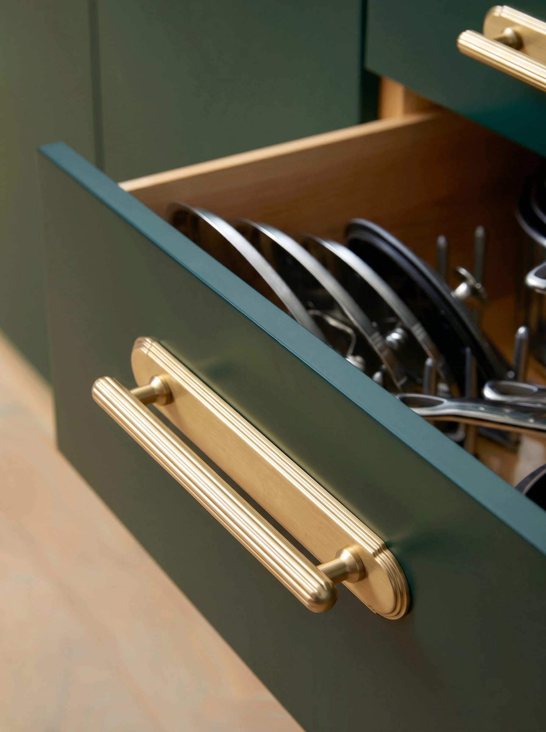2 Pack Ribbed Fluted Cabinet Pull Handle with Backplate, Vintage Zinc Alloy Drawer Bar Pull