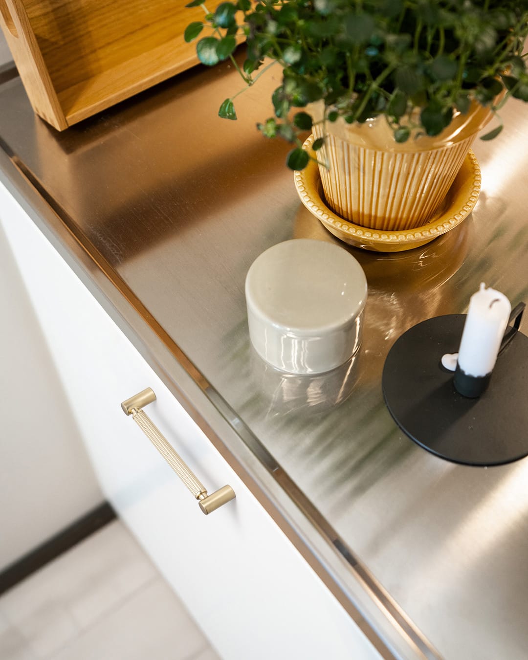 Vintage Fluted Cabinet Pull Handles, Aluminum Grip Rail with Zinc Alloy End Caps Drawer Bar Pulls for Kitchen Cabinet