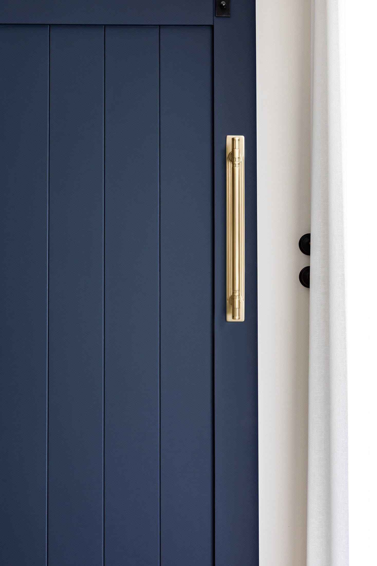 2 Pack Elegant Linear Shape Cabinet Handles Zinc Alloy Drawer Pulls with Back Plate