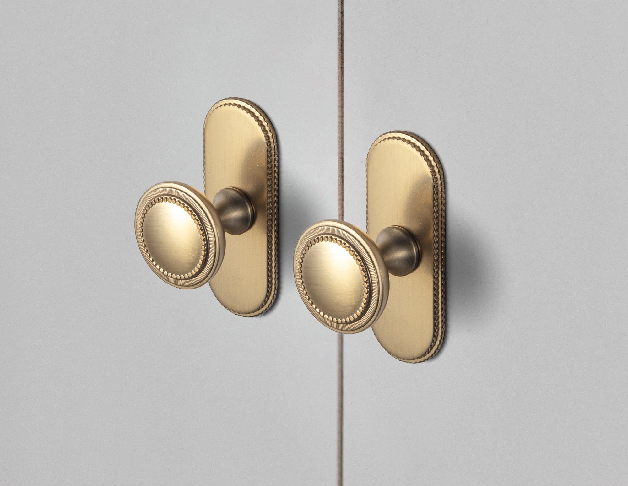 Antique Brass Zinc Alloy Cabinet Knob with Delicate Decorative Back Plate Set