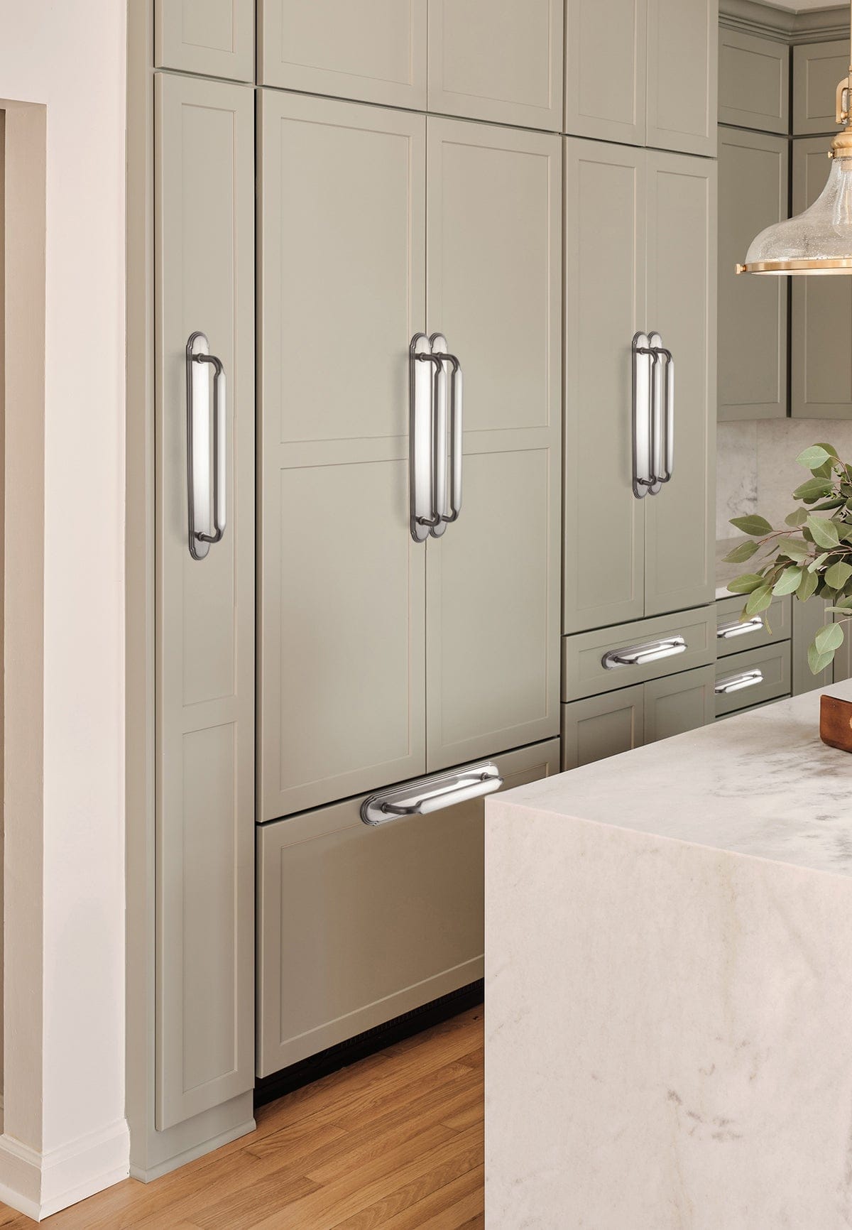 2 Pack Antique Brass Cabinet Pulls with Back Plate Zinc Alloy Drawer Handle with Long Back Plate