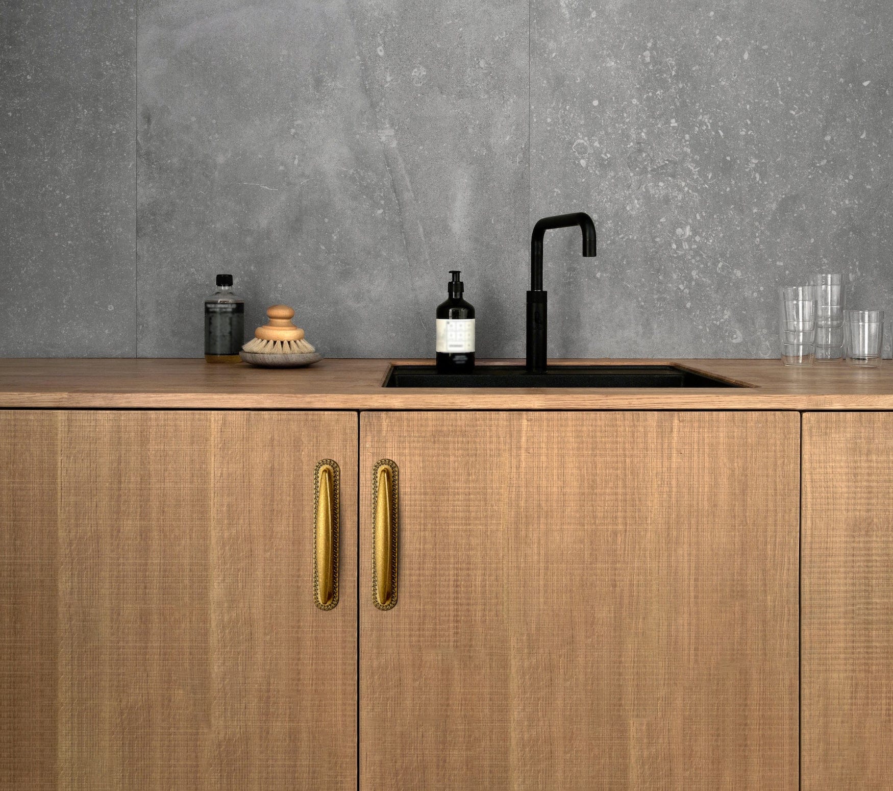 Antique Brass Cabinet Handles Timeless Drawer Pulls for Classic Furniture Revival