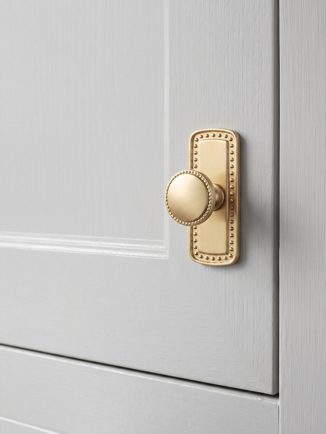 Classic Round Design Cabinet Knobs with Toothed Rim for Kitchen Drawers