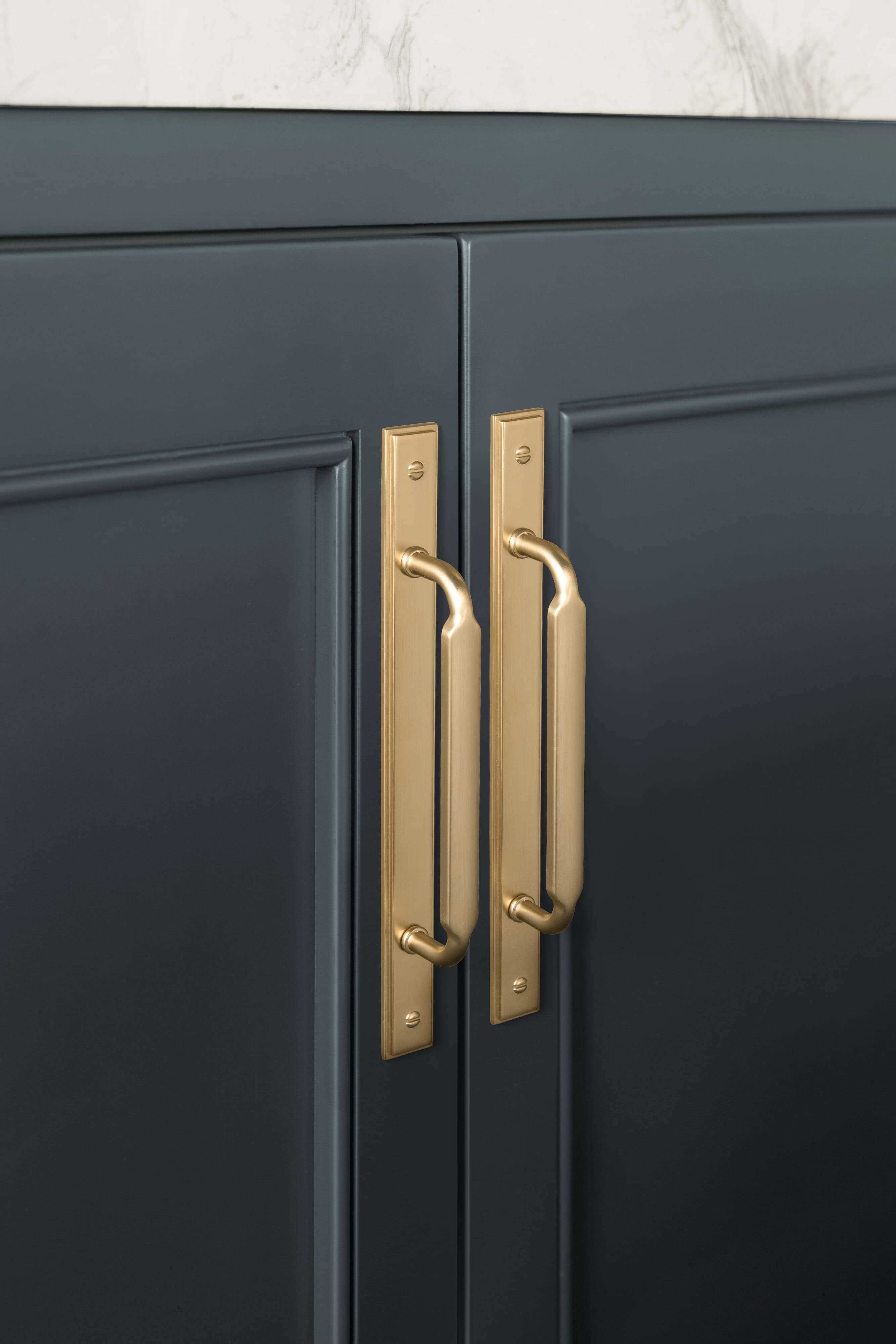 Goo-Ki 2 Pack Antique Brass Cabinet Pulls with Back Plate Zinc Alloy Drawer Handle with Long Back Plate