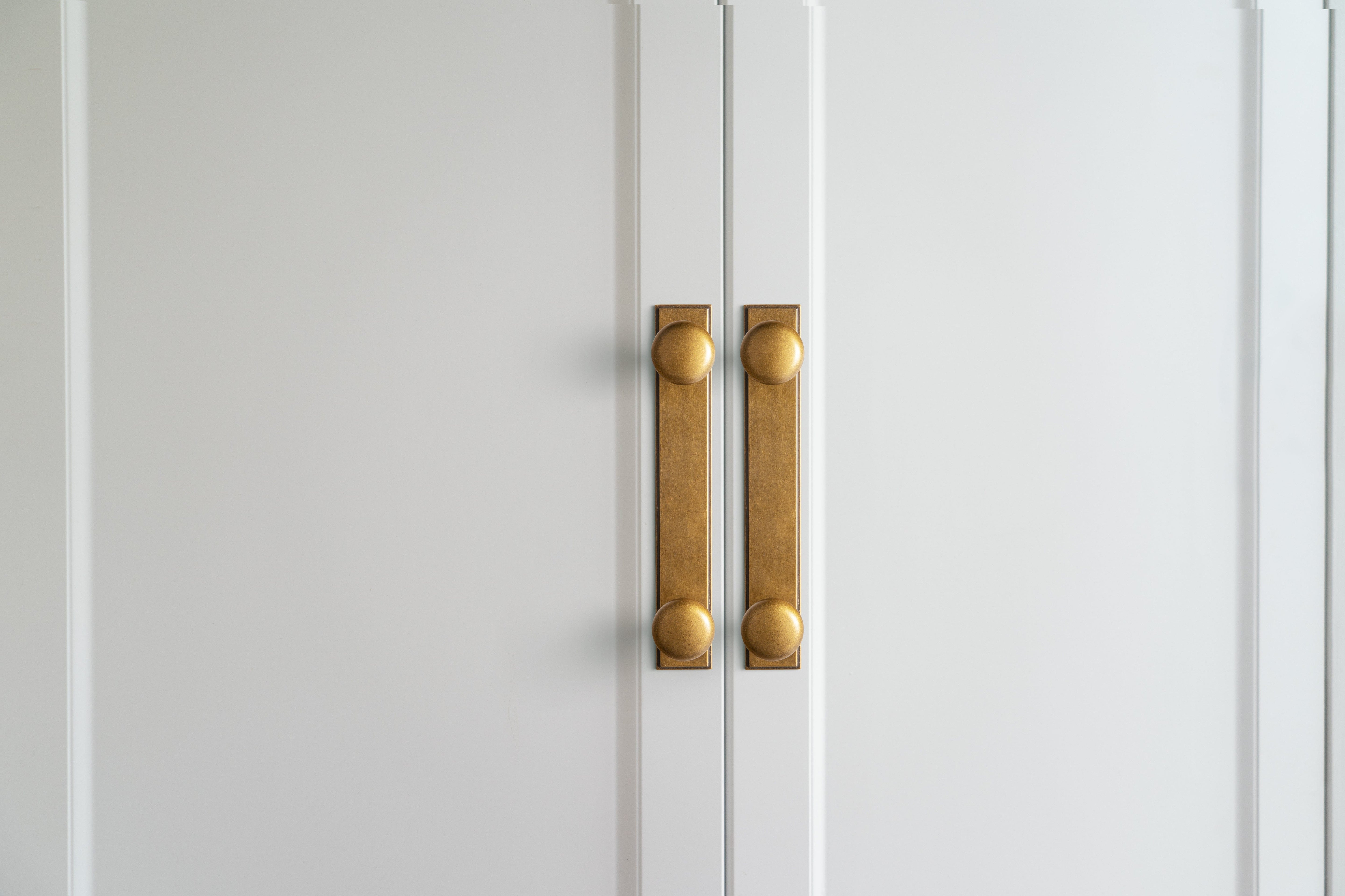Goo-Ki 2 Pack Antique Brass Zinc Alloy Double Knobs with Long Back Plate Cabinet Hardware