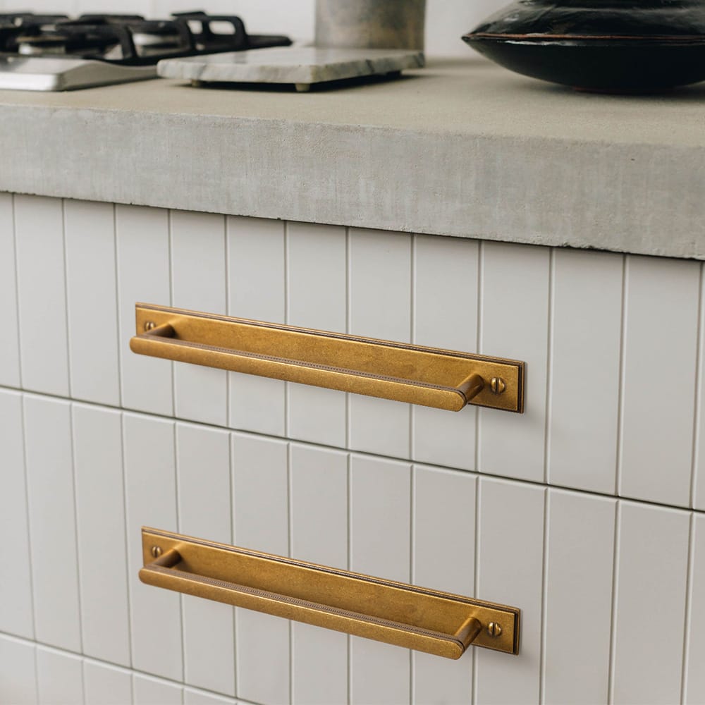 Goo-Ki 2 Pack Cabinet Handles with Back Plate Vintage Kitchen Drawer Pulls with Subtle Curves