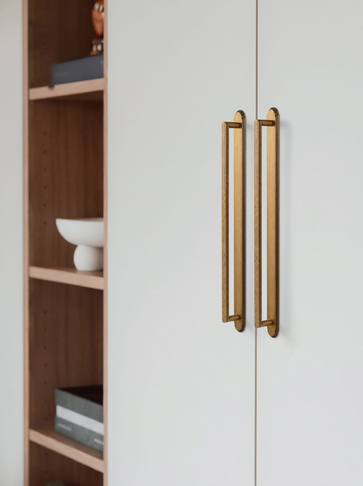 Goo-Ki 2 Pack Cabinet Handles with Back Plate Vintage Kitchen Drawer Pulls with Subtle Curves
