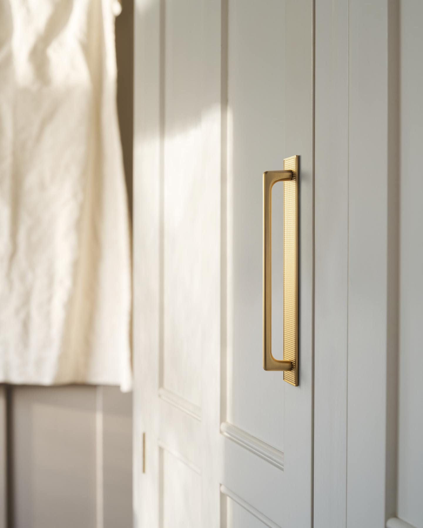 Goo-Ki 2 Pack Classic Cabinet Bar Pulls with Back Plate Zinc Alloy Cabinet Handle with Long Back Plate