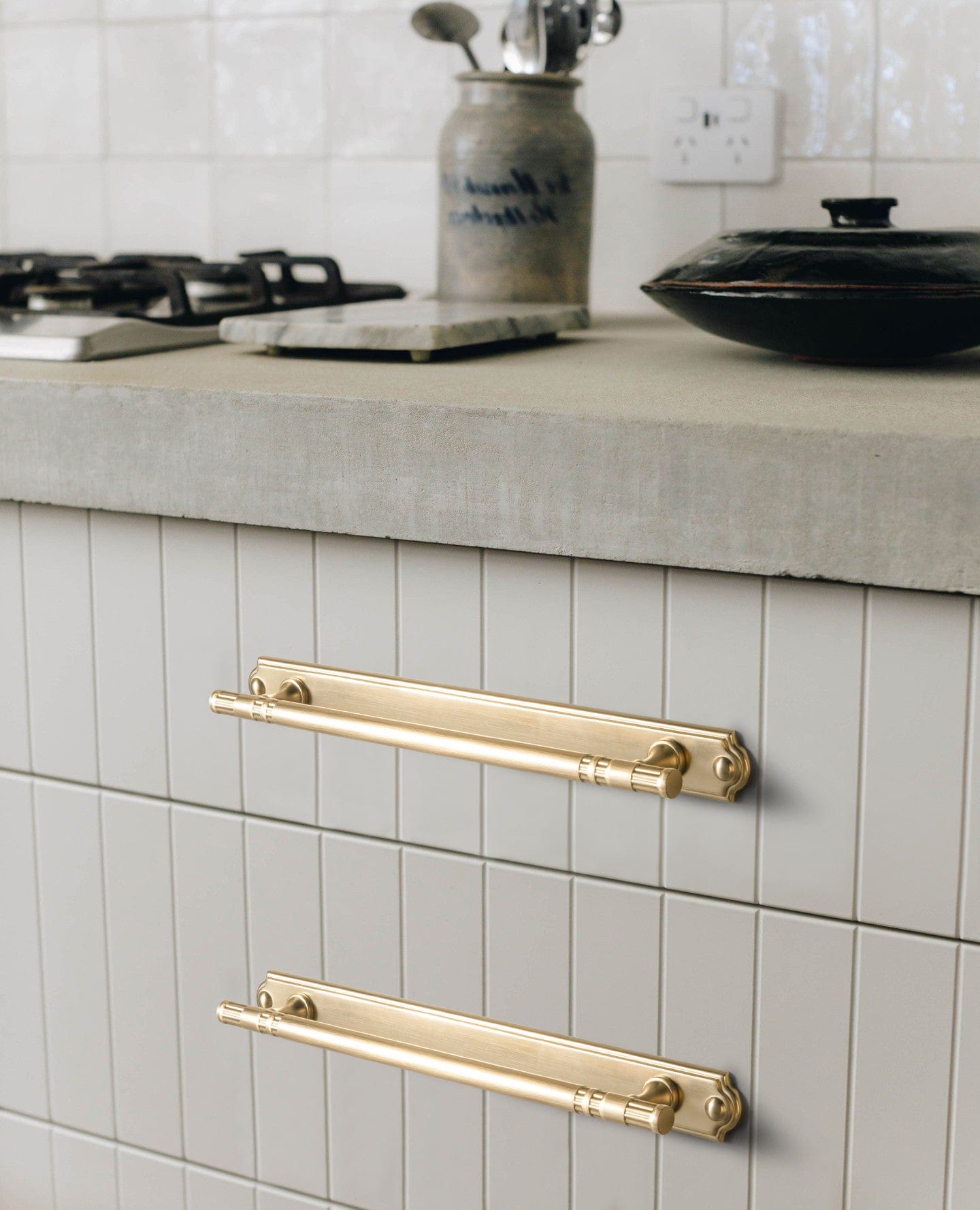 Goo-Ki 2 Pack Elegant Linear Shape Cabinet Handles Zinc Alloy Drawer Pulls with Back Plate