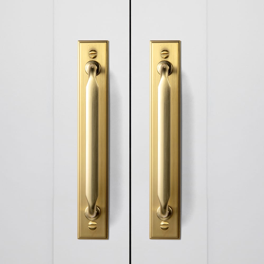 Goo-Ki 2 Pack Elegant Vintage Zinc Alloy Cabinet Handles with Long Backplate, Classic Furniture Hardware for Cabinets, Wardrobes & Dressers