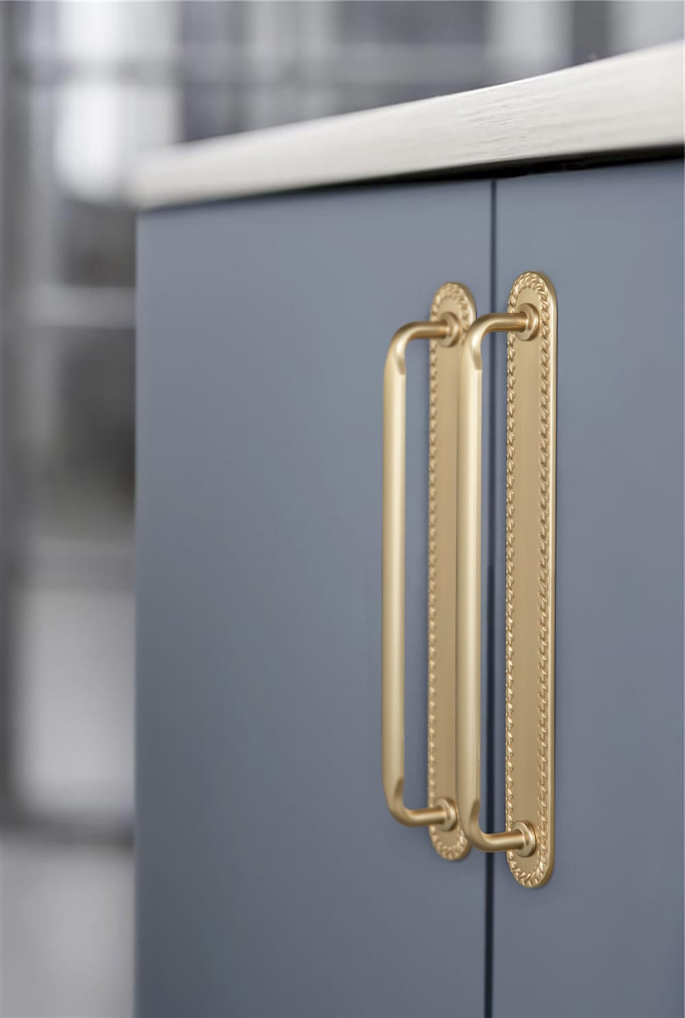 Goo-Ki 2 Pack Elegant Vintage Zinc Alloy Cabinet Handles with Long Backplate, Classic Furniture Hardware for Cabinets, Wardrobes & Dressers