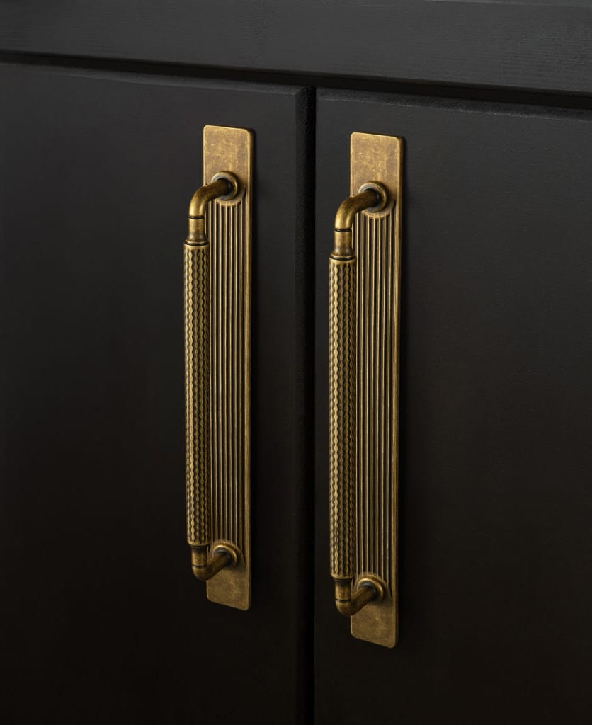 Goo-Ki 2 Pack Industrial Vintage Zinc Alloy Drawer Pull, Knurled Handle with Decorative Ribbed Backplate
