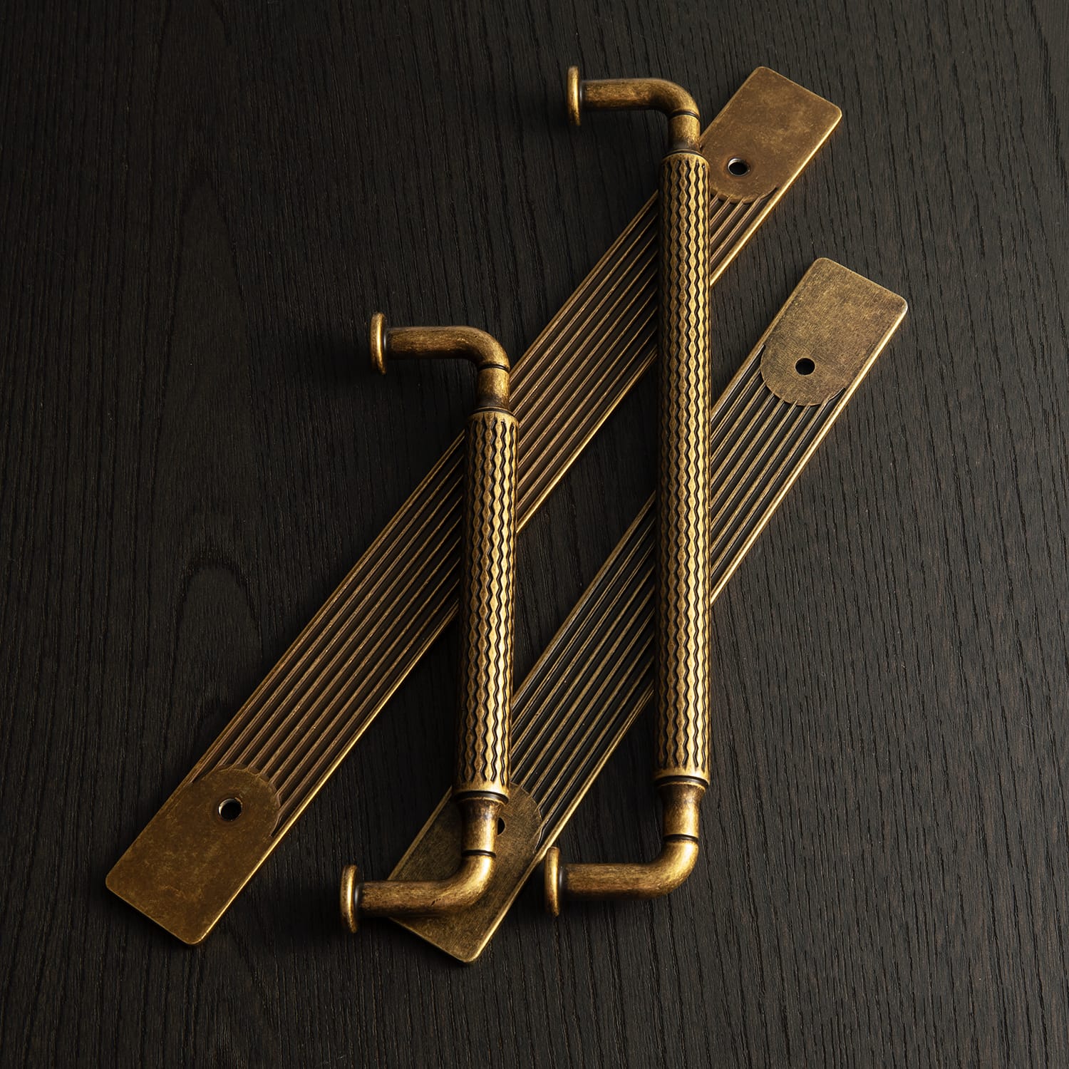 Goo-Ki 2 Pack Industrial Vintage Zinc Alloy Drawer Pull, Knurled Handle with Decorative Ribbed Backplate