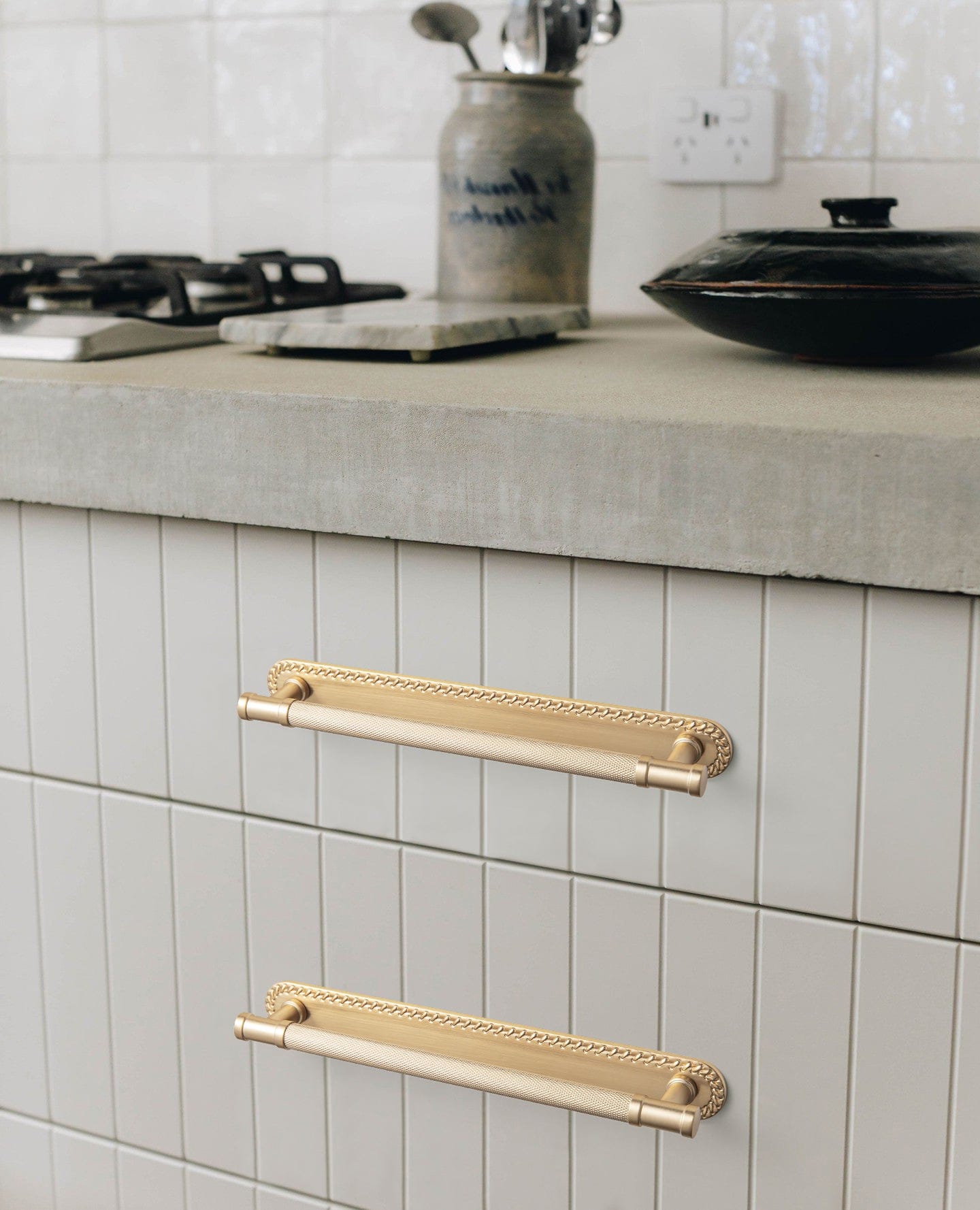 Goo-Ki 2 Pack Knurled Metal Alloy Vintage Bronze Bar Pull with Back Plate Kitchen Hardware