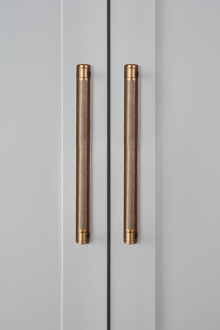 Goo-Ki 2 Pack Knurled Metal Alloy Vintage Bronze Bar Pull with Back Plate Kitchen Hardware