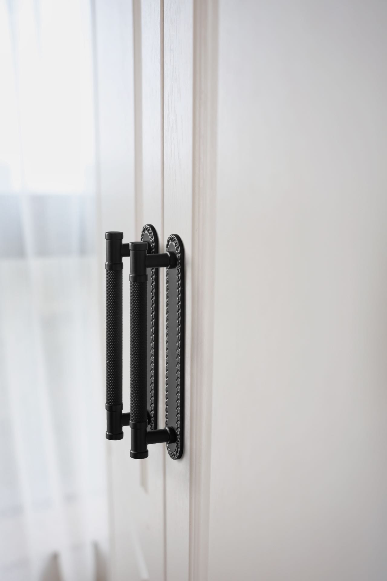 Goo-Ki 2 Pack Knurled Metal Alloy Vintage Bronze Bar Pull with Back Plate Kitchen Hardware