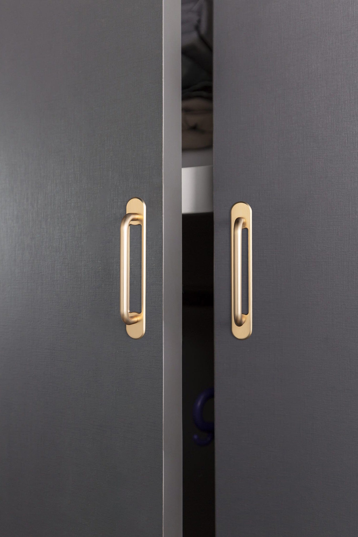 Goo-Ki 2 Pack Modern Geometric Zinc Alloy Cabinet Pulls with Back Plate Sleek Curved Sturdy Cabinet Handles