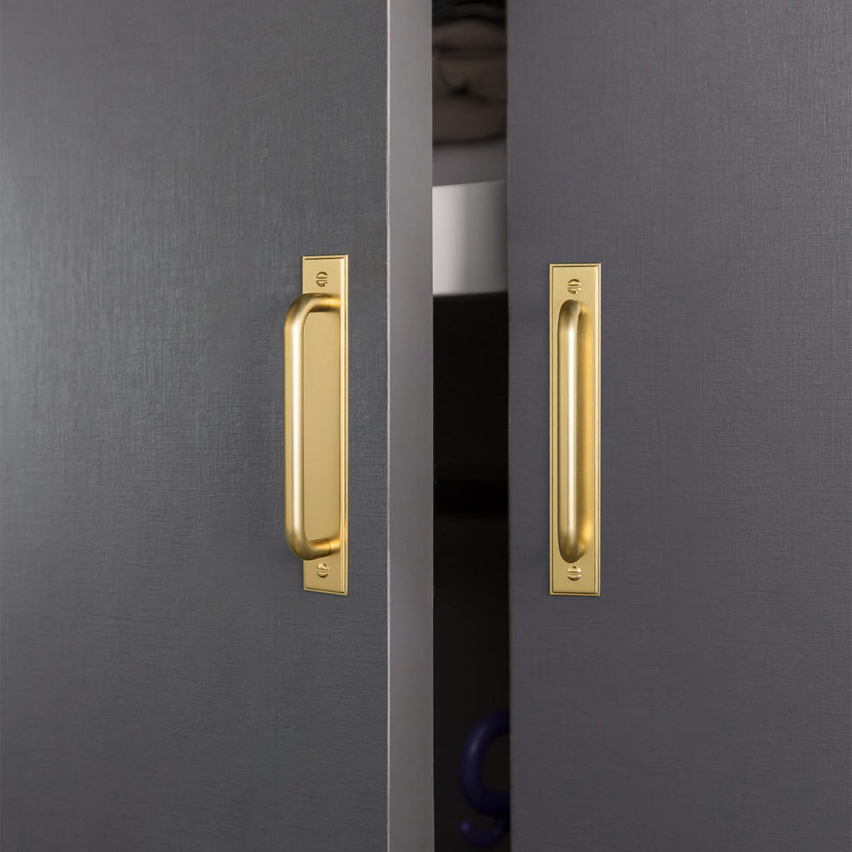Goo-Ki 2 Pack Modern Geometric Zinc Alloy Cabinet Pulls with Back Plate Sleek Curved Sturdy Cabinet Handles