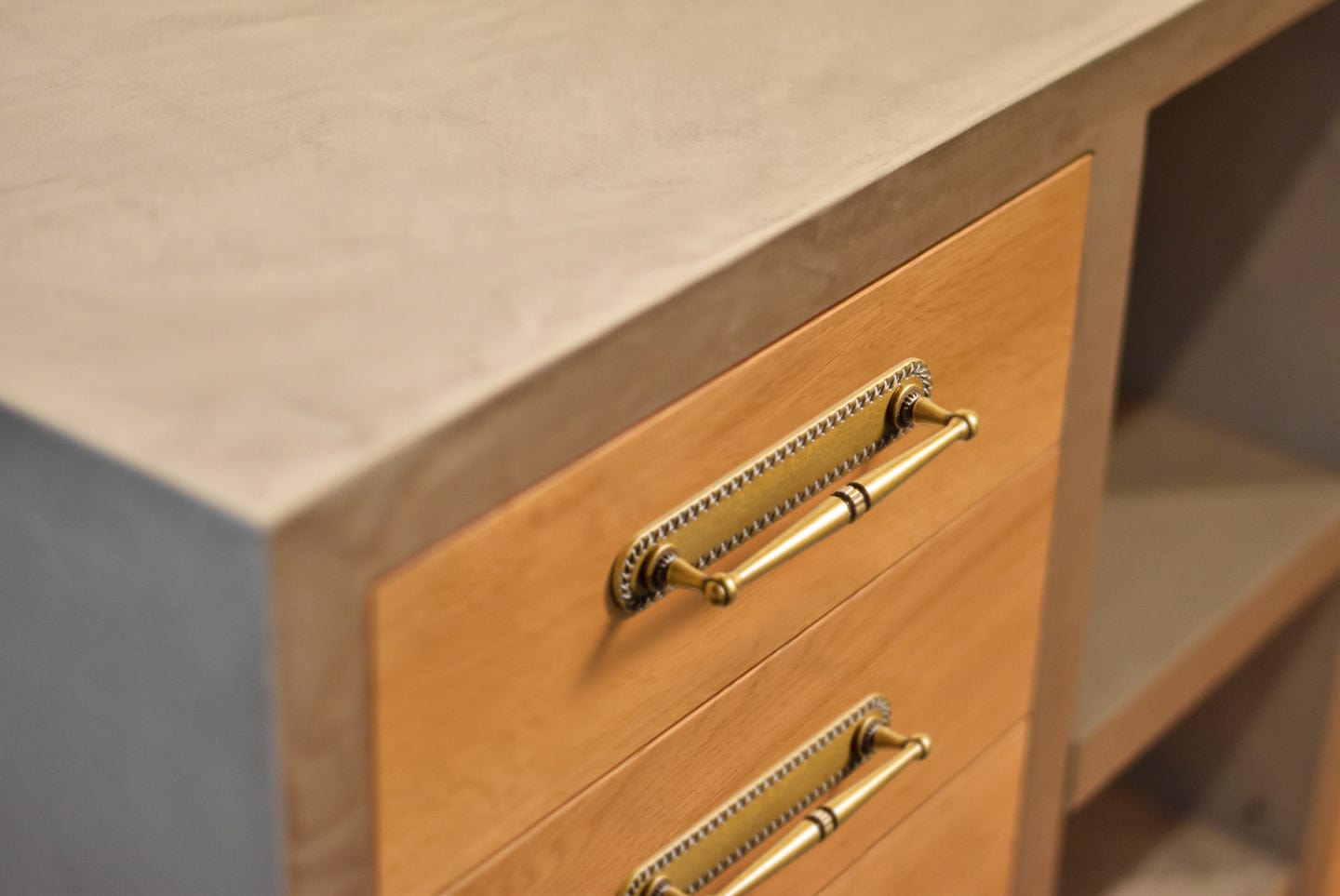 Goo-Ki 2 Pack Ornate Vintage Brass Drawer Pulls - Classic Cabinet Handles with Decorative Back Plates