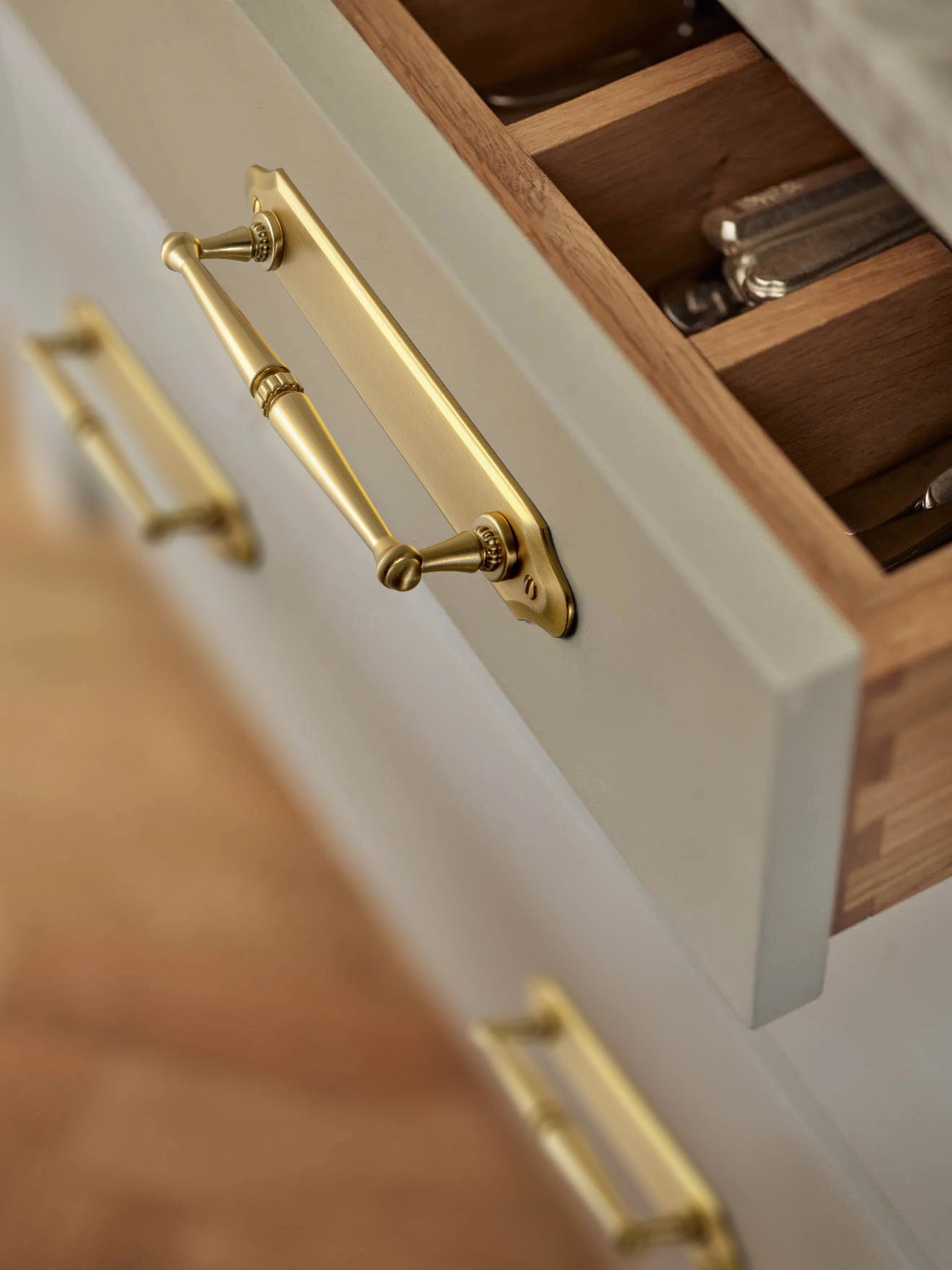 Goo-Ki 2 Pack Ornate Vintage Brass Drawer Pulls - Classic Cabinet Handles with Decorative Back Plates